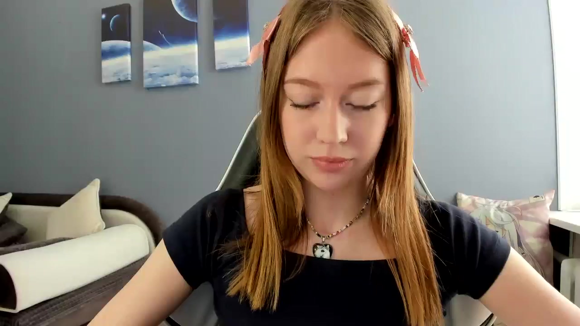 Gallery image thumbnail from RoboSasha's myfreecams stream on, 05/15/2025, 14:34 image 16 of 20