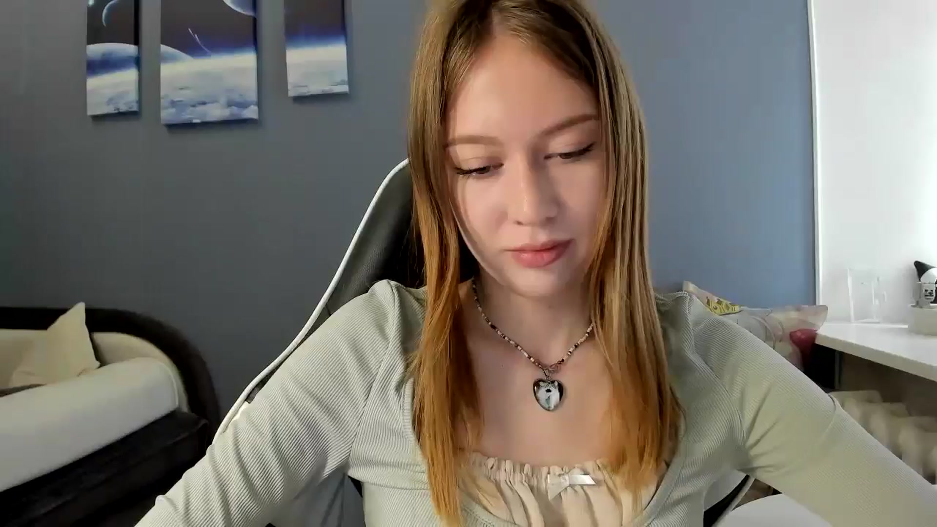 Gallery image thumbnail from RoboSasha's myfreecams stream on, 05/18/2025, 11:20 image 16 of 20