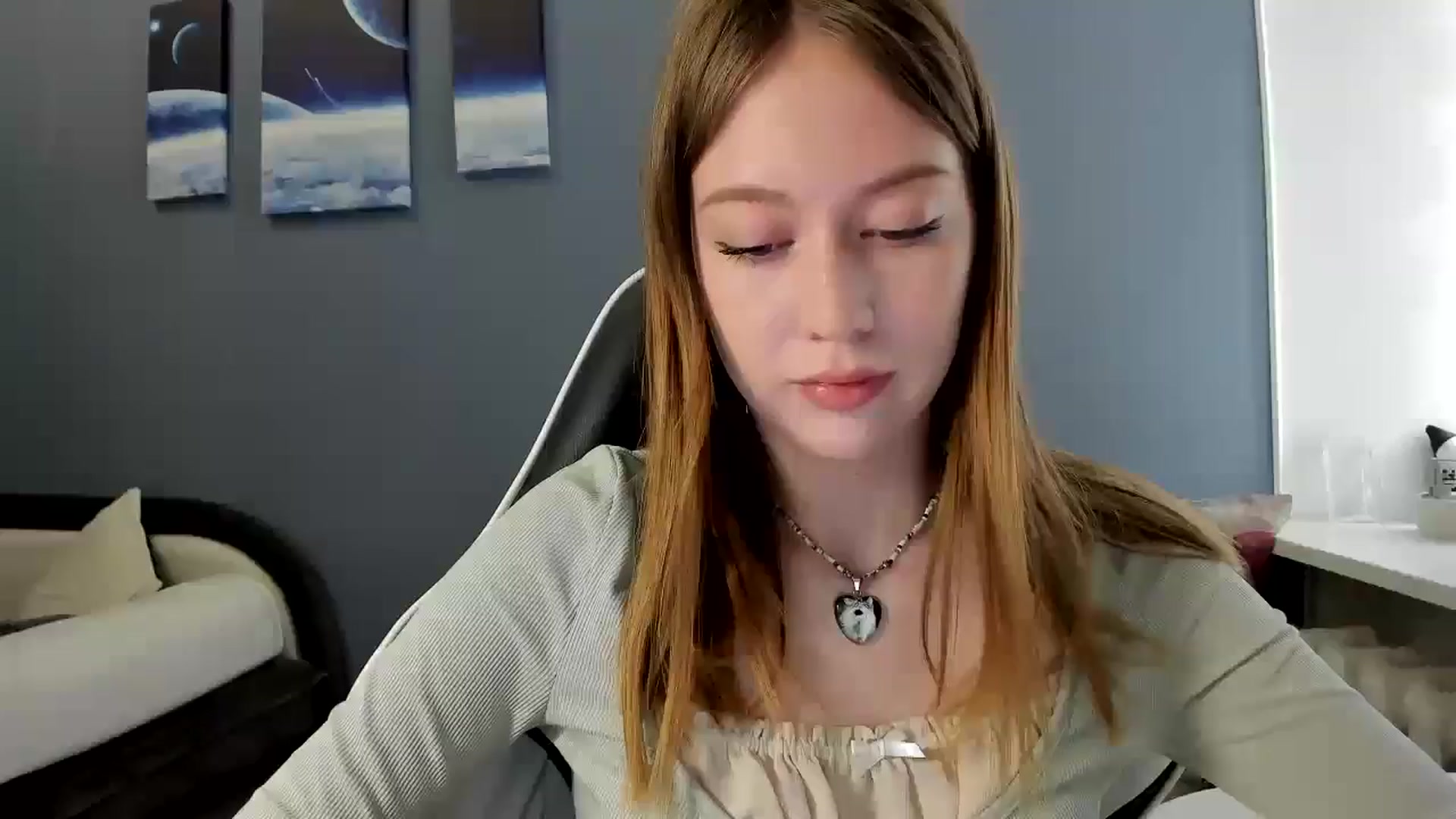 Gallery image thumbnail from RoboSasha's myfreecams stream on, 05/18/2025, 11:20 image 19 of 20