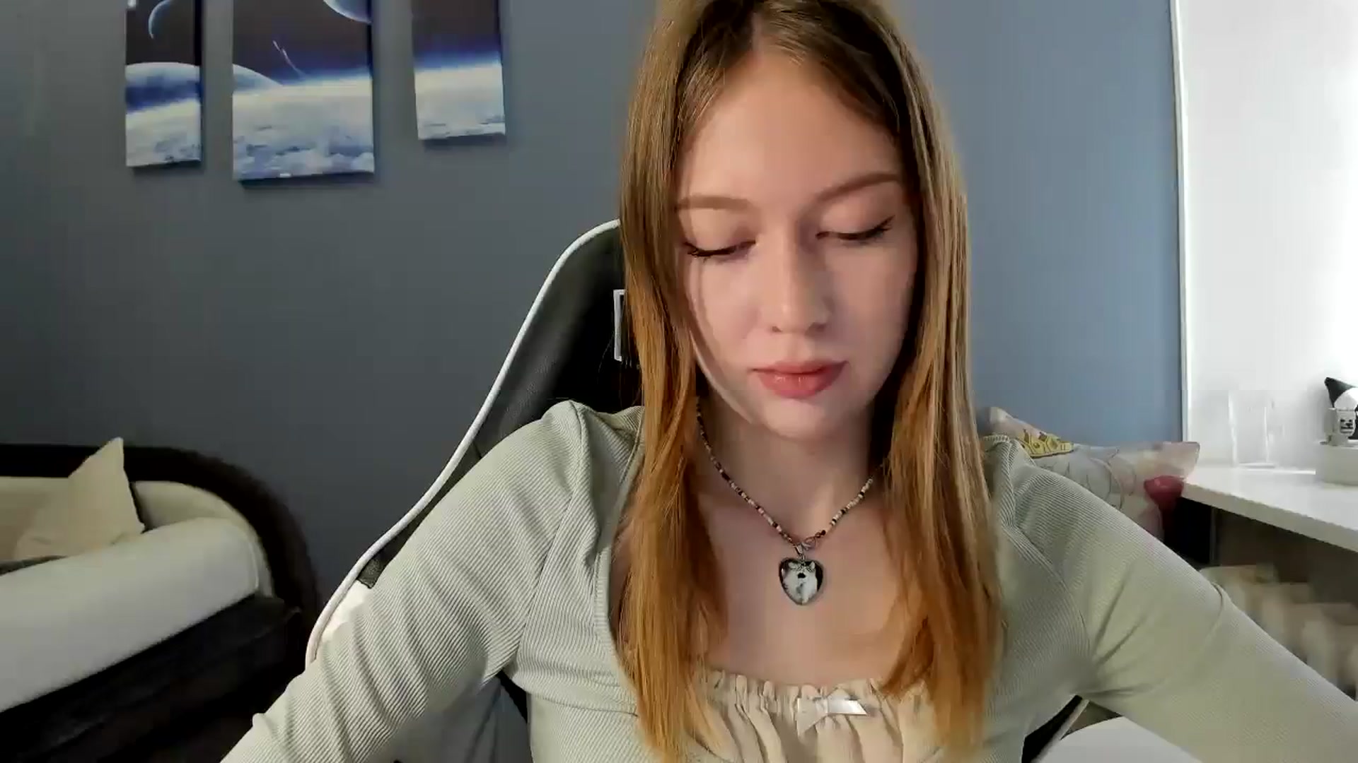 Gallery image thumbnail from RoboSasha's myfreecams stream on, 05/18/2025, 11:20 image 17 of 20