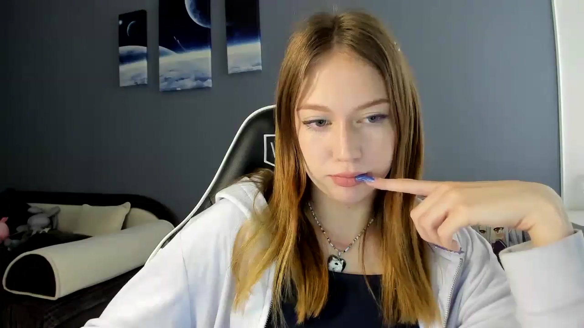 Gallery image thumbnail from RoboSasha's myfreecams stream on, 05/25/2025, 13:09 image 2 of 20