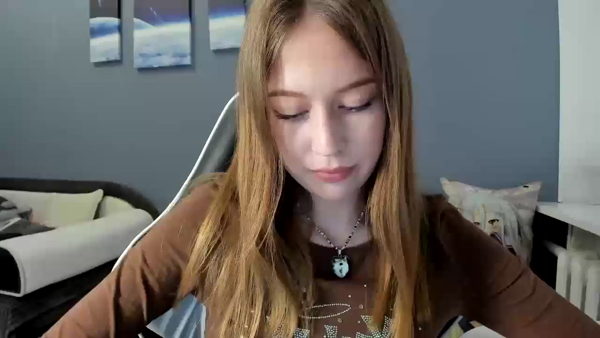 Gallery image thumbnail from RoboSasha's myfreecams stream on, 05/26/2025, 13:09 image 13 of 20