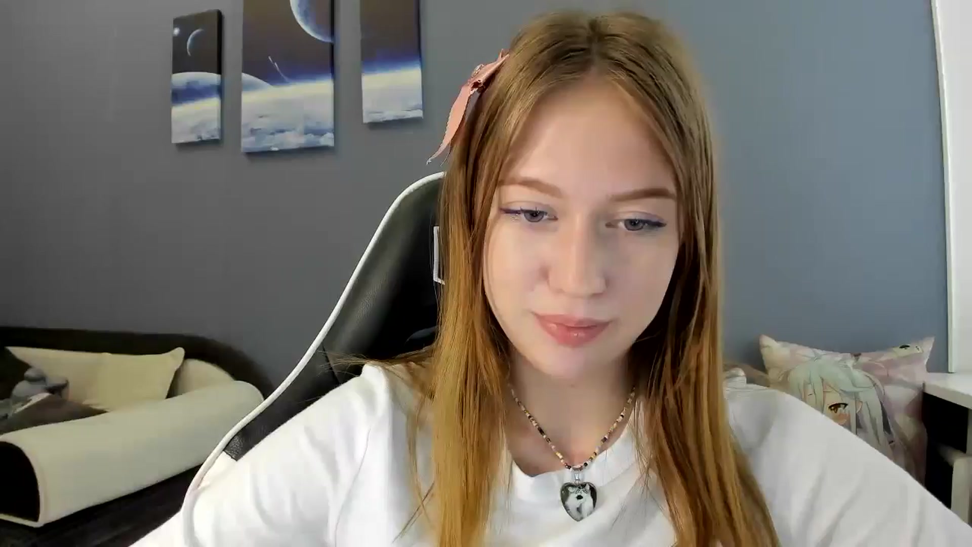 Gallery image thumbnail from RoboSasha's myfreecams stream on, 05/28/2025, 11:25 image 17 of 20