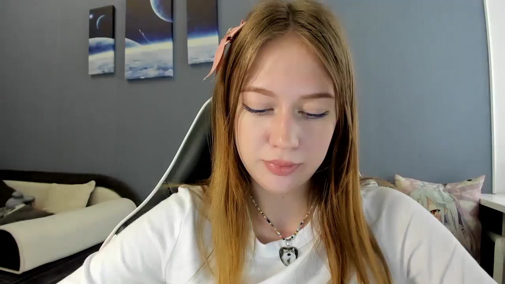 Gallery image thumbnail from RoboSasha's myfreecams stream on, 05/28/2025, 11:25 image 15 of 20