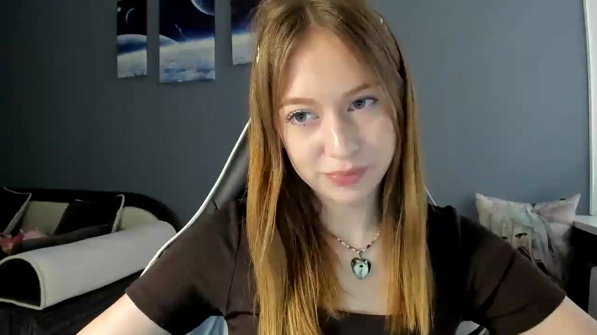 Gallery image thumbnail from RoboSasha's myfreecams stream on, 05/29/2025, 11:32 image 12 of 20