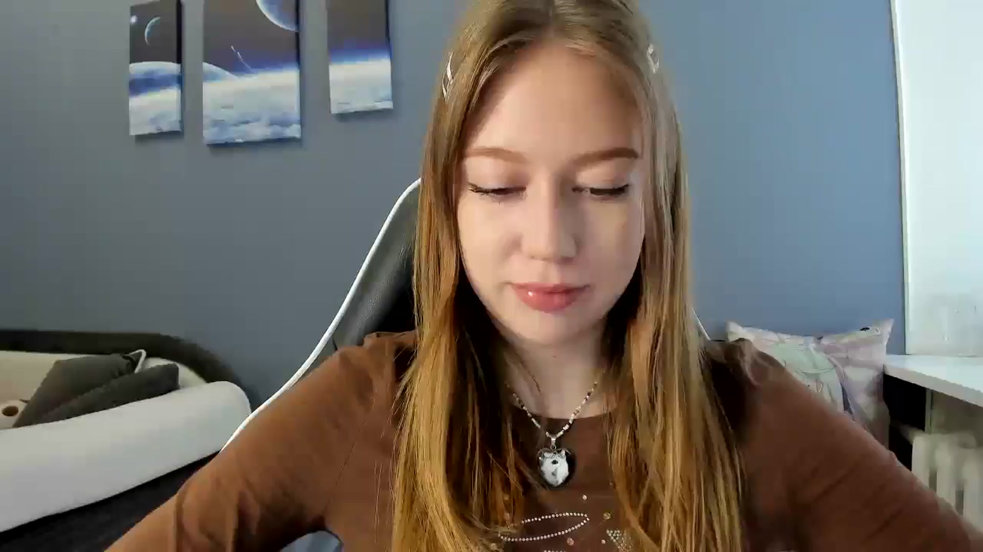 Gallery image thumbnail from RoboSasha's myfreecams stream on, 06/01/2025, 12:18 image 7 of 20
