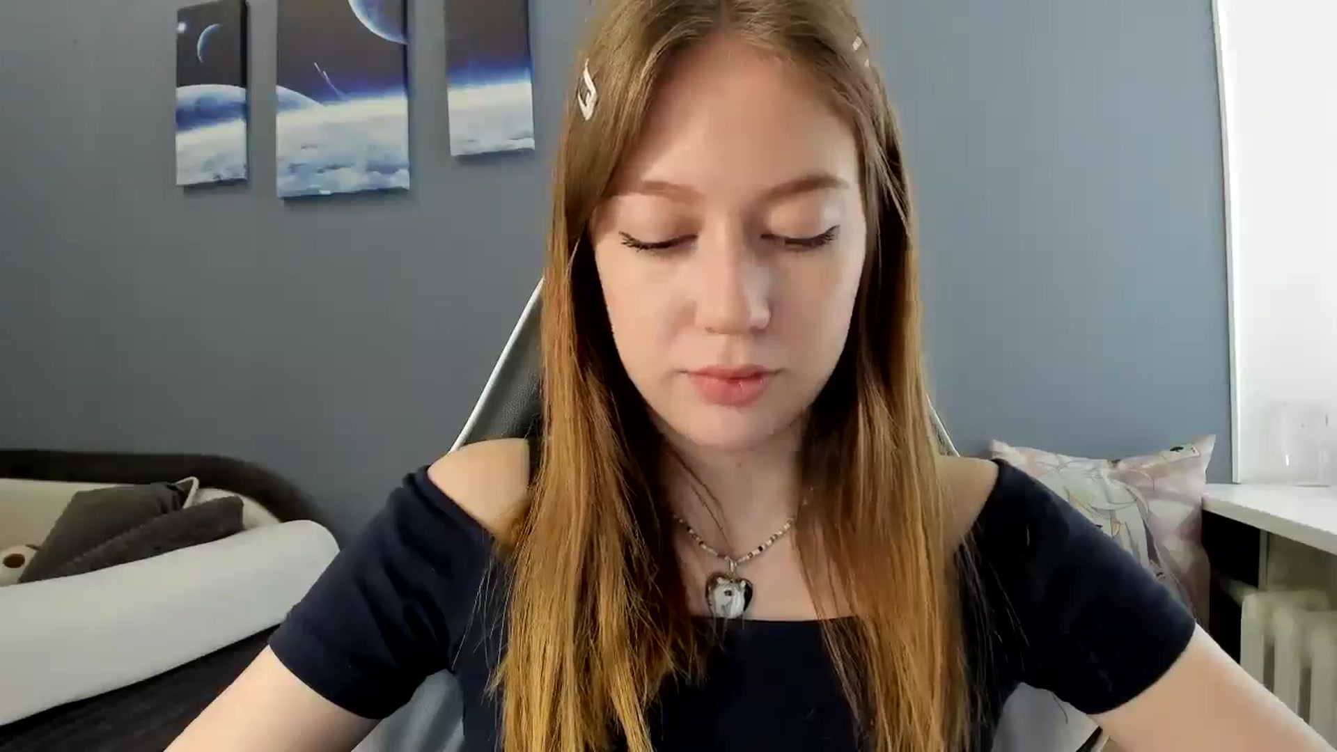 Gallery image thumbnail from RoboSasha's myfreecams stream on, 06/01/2025, 12:18 image 15 of 20