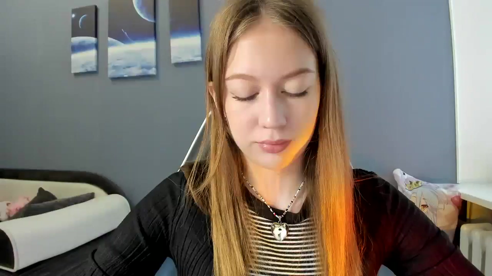 Gallery image thumbnail from RoboSasha's myfreecams stream on, 06/10/2025, 10:44 image 1 of 20