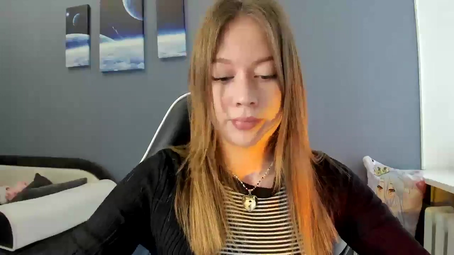Gallery image thumbnail from RoboSasha's myfreecams stream on, 06/10/2025, 10:44 image 18 of 20