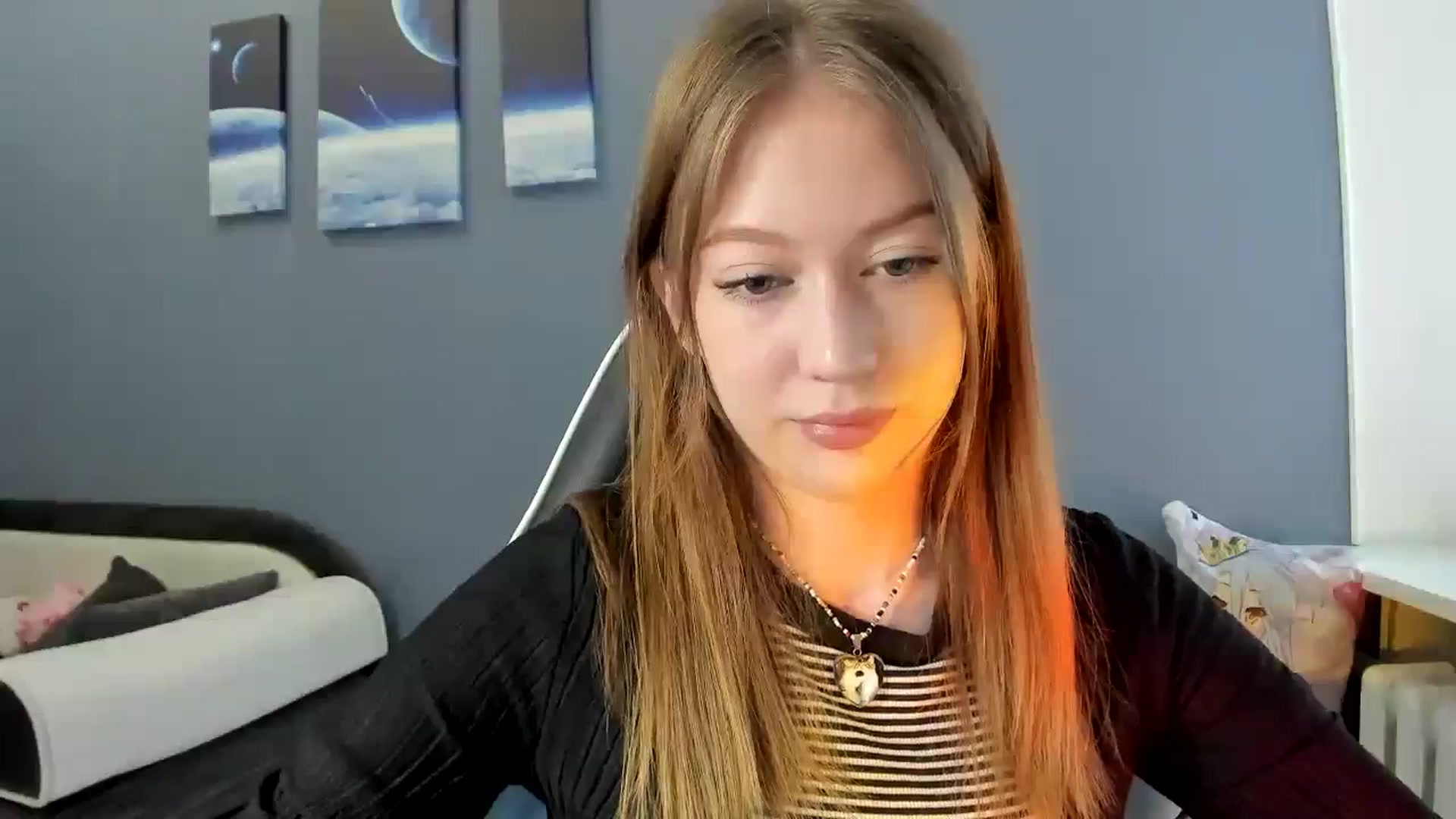 Gallery image thumbnail from RoboSasha's myfreecams stream on, 06/10/2025, 10:44 image 6 of 20