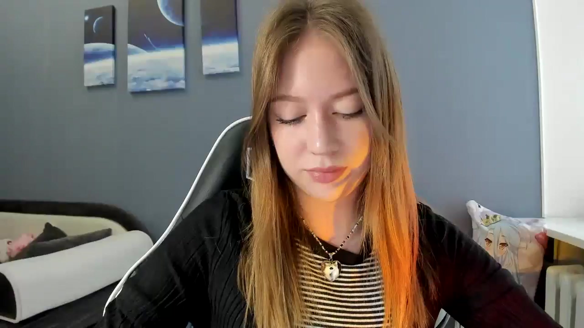 Gallery image thumbnail from RoboSasha's myfreecams stream on, 06/10/2025, 10:44 image 20 of 20