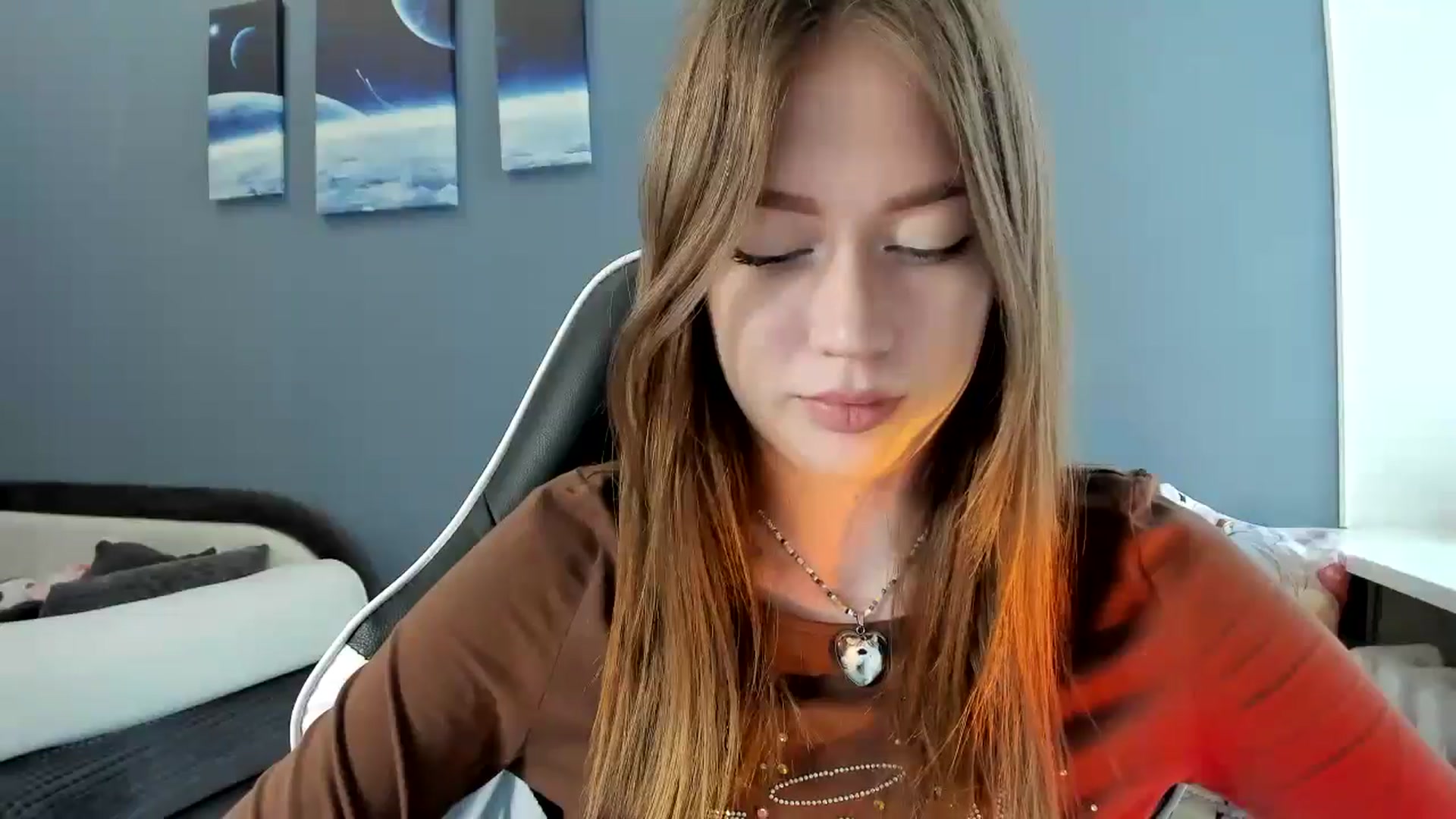 Gallery image thumbnail from RoboSasha's myfreecams stream on, 06/19/2025, 11:53 image 11 of 20