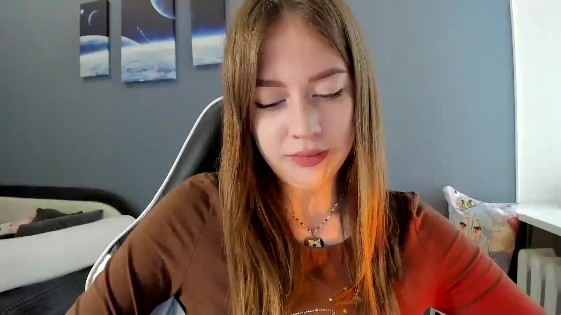 Gallery image thumbnail from RoboSasha's myfreecams stream on, 06/19/2025, 11:53 image 15 of 20