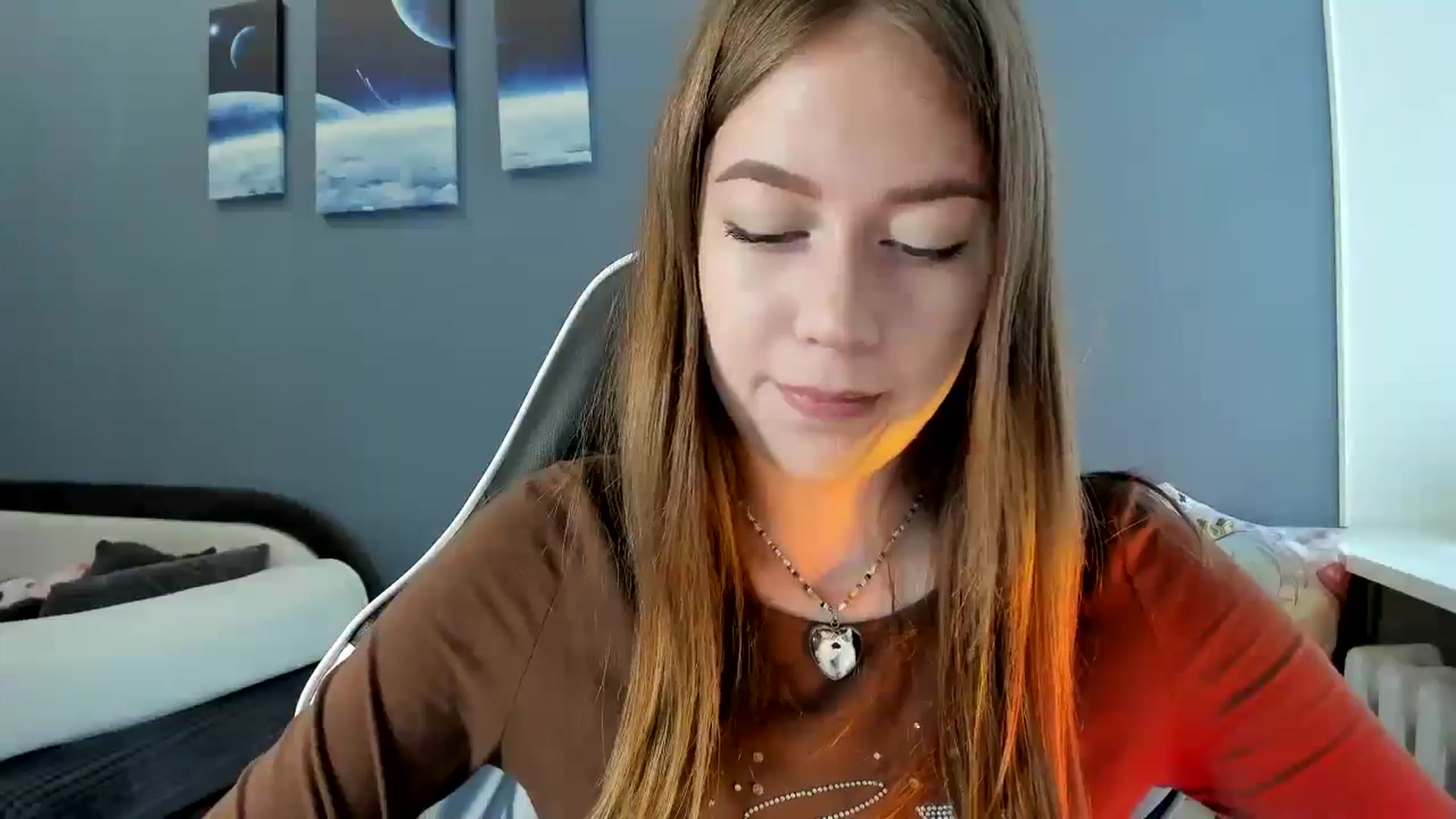 Gallery image thumbnail from RoboSasha's myfreecams stream on, 06/19/2025, 11:53 image 8 of 20