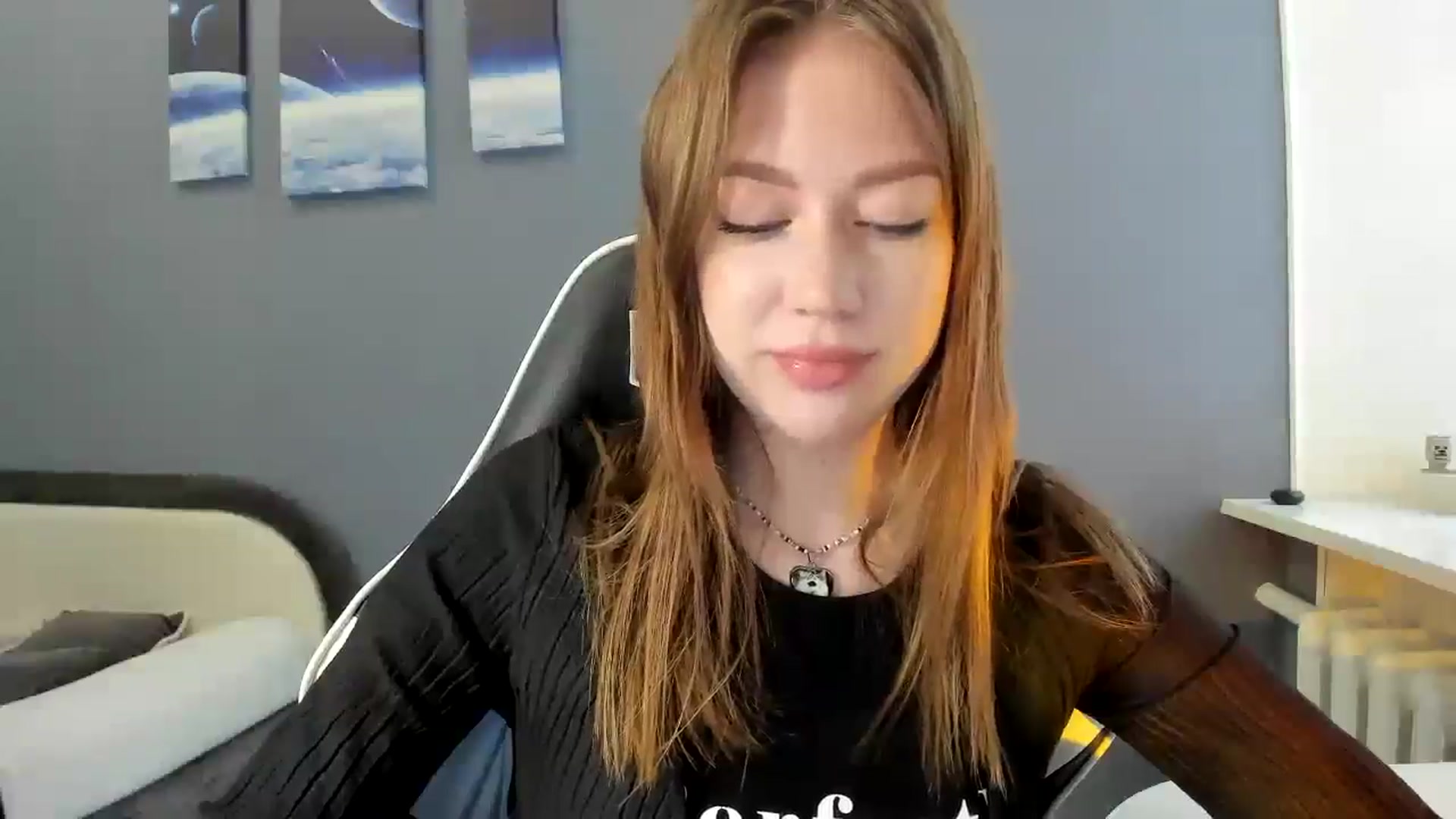Gallery image thumbnail from RoboSasha's myfreecams stream on, 06/20/2025, 11:54 image 10 of 20