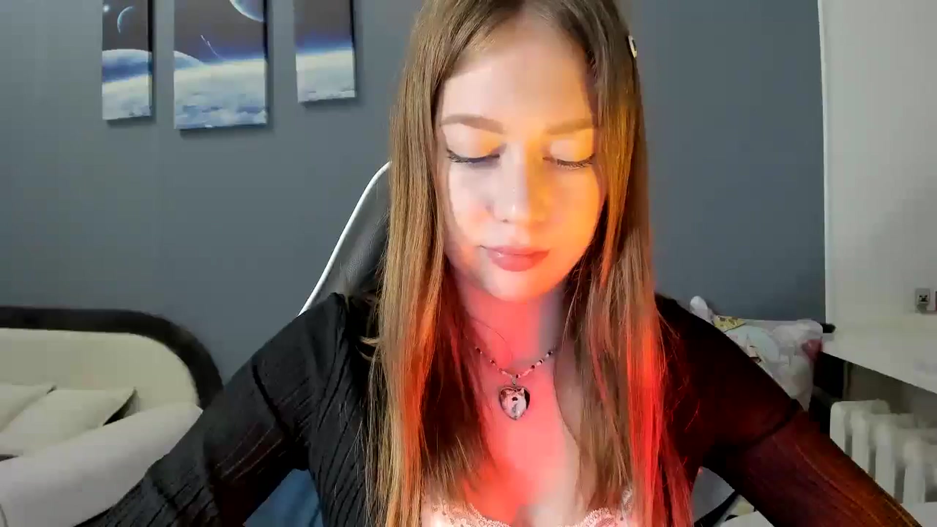 Gallery image thumbnail from RoboSasha's myfreecams stream on, 06/23/2025, 18:23 image 16 of 20