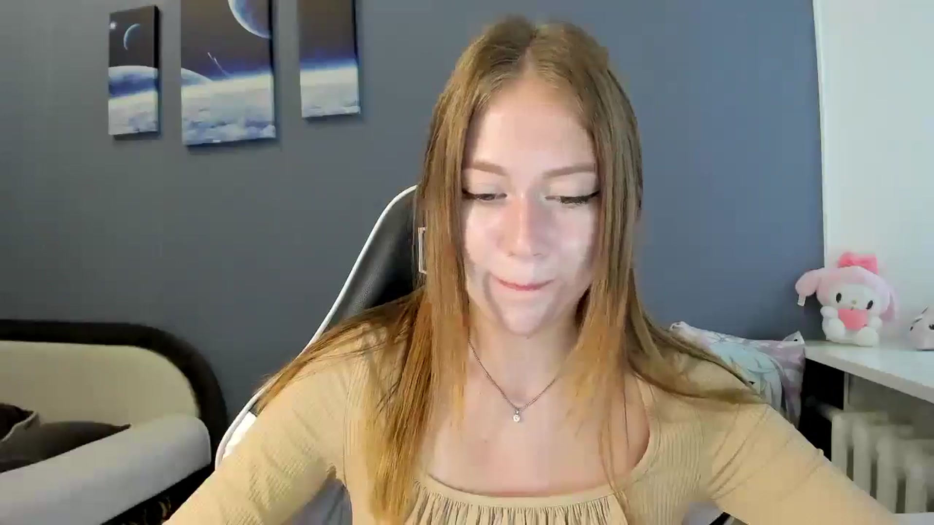 Gallery image thumbnail from RoboSasha's myfreecams stream on, 08/06/2025, 11:20 image 4 of 20