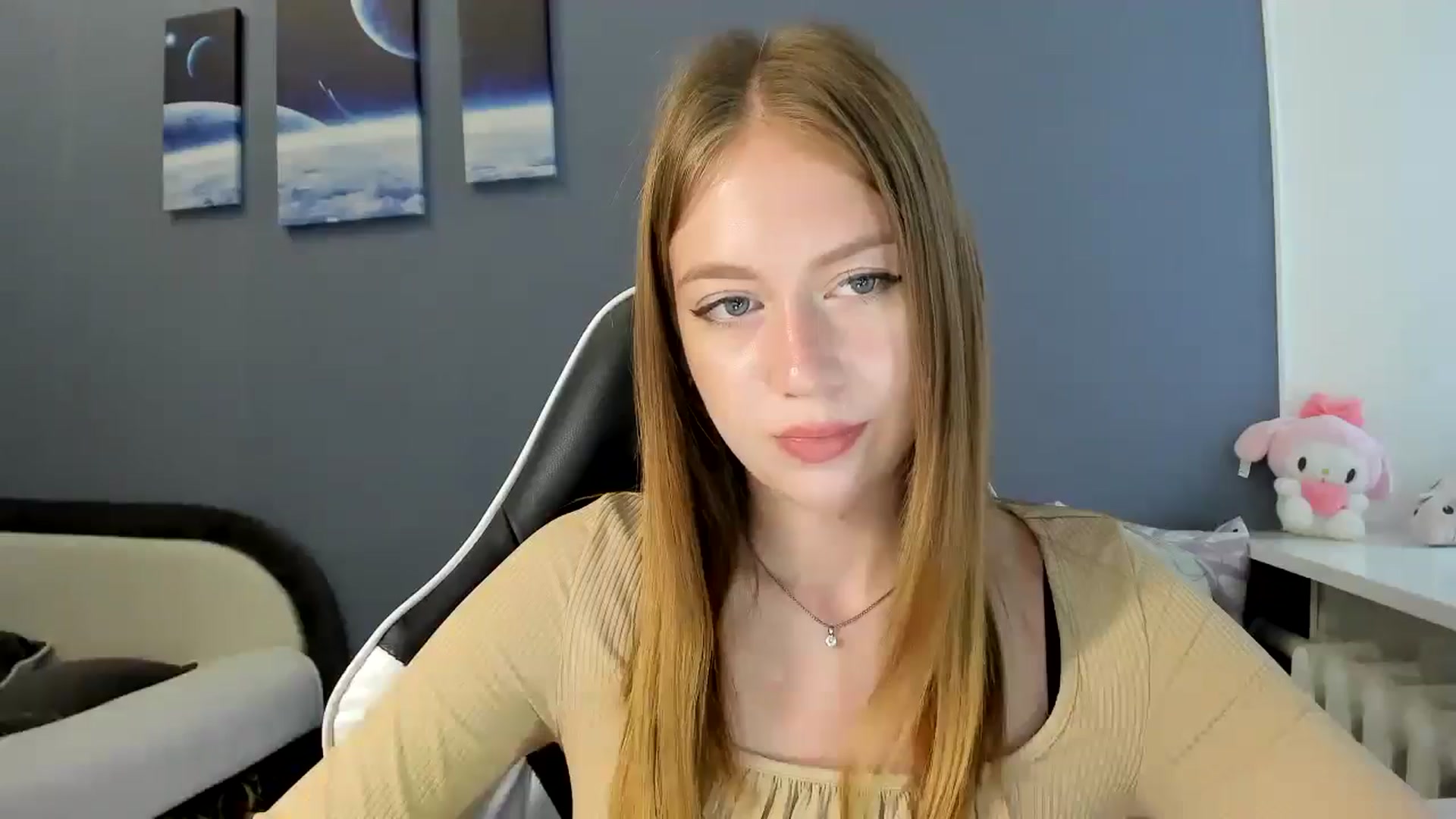 Gallery image thumbnail from RoboSasha's myfreecams stream on, 08/06/2025, 11:20 image 14 of 20