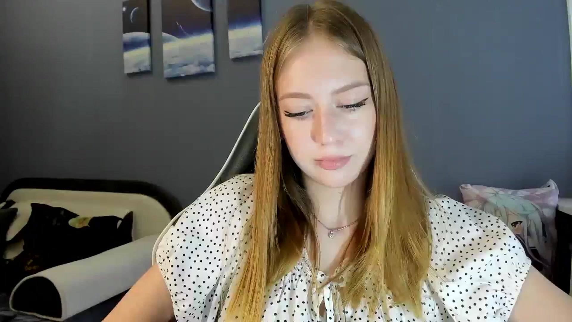 Gallery image thumbnail from RoboSasha's myfreecams stream on, 08/14/2025, 11:59 image 10 of 20
