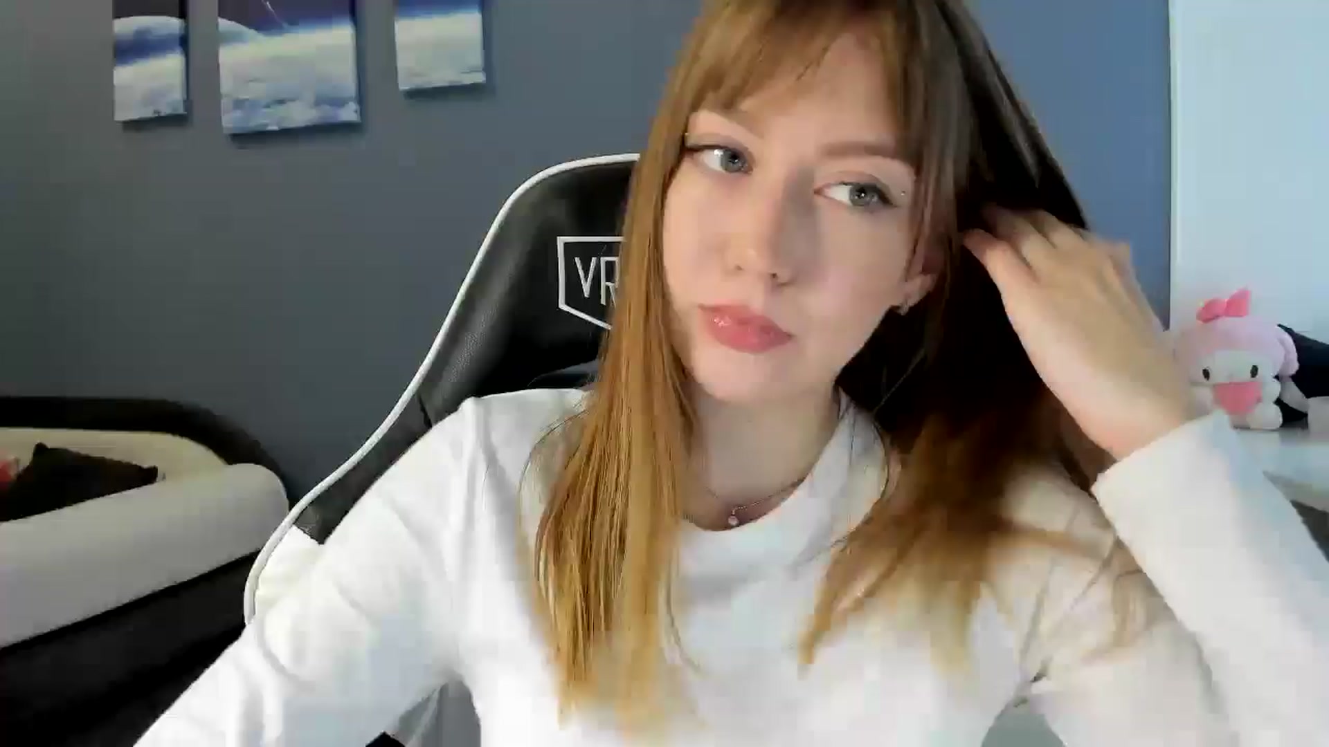 Gallery image thumbnail from RoboSasha's myfreecams stream on, 09/04/2025, 13:19 image 1 of 20