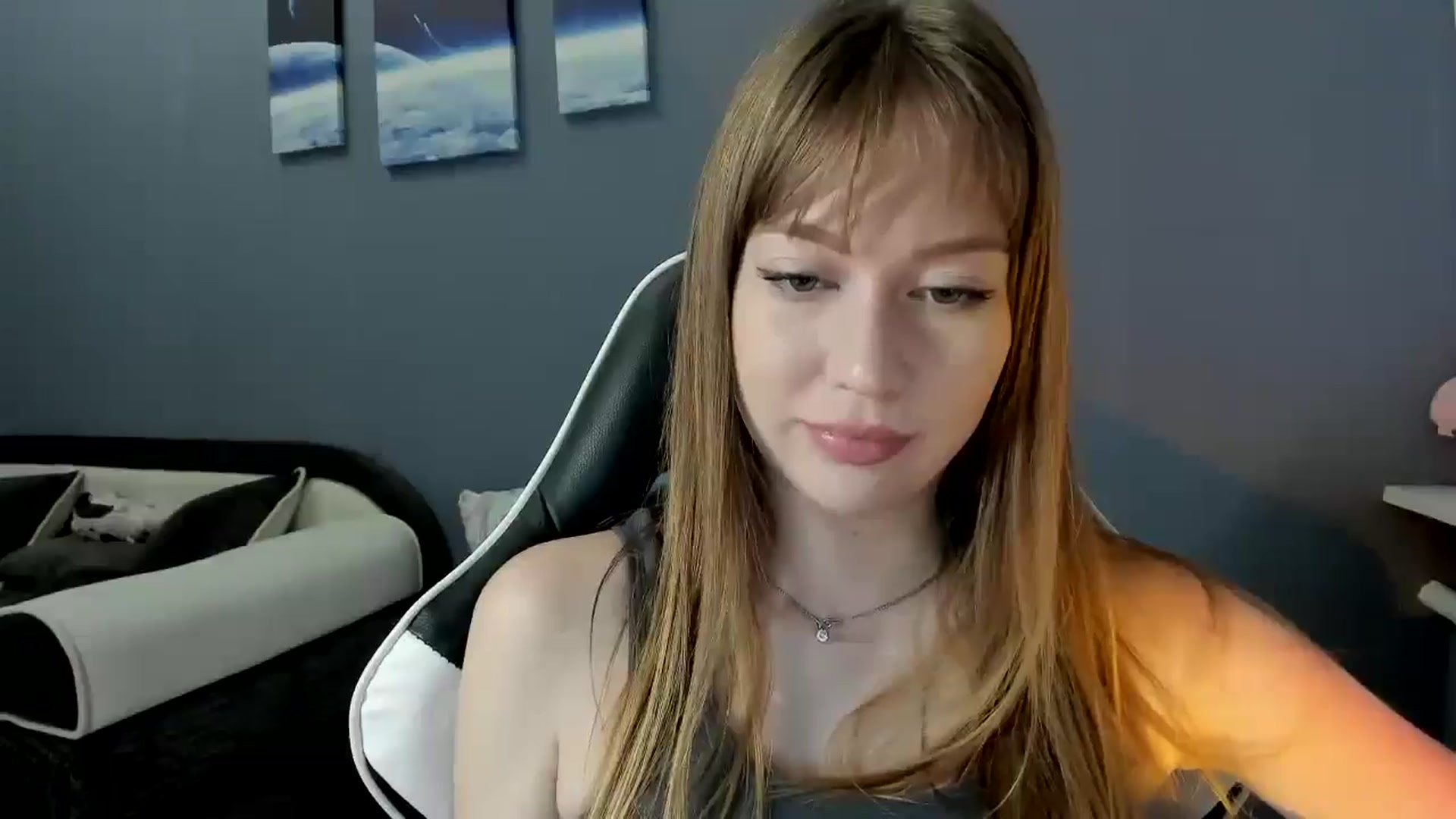 Gallery image thumbnail from RoboSasha's myfreecams stream on, 09/17/2025, 13:30 image 12 of 20