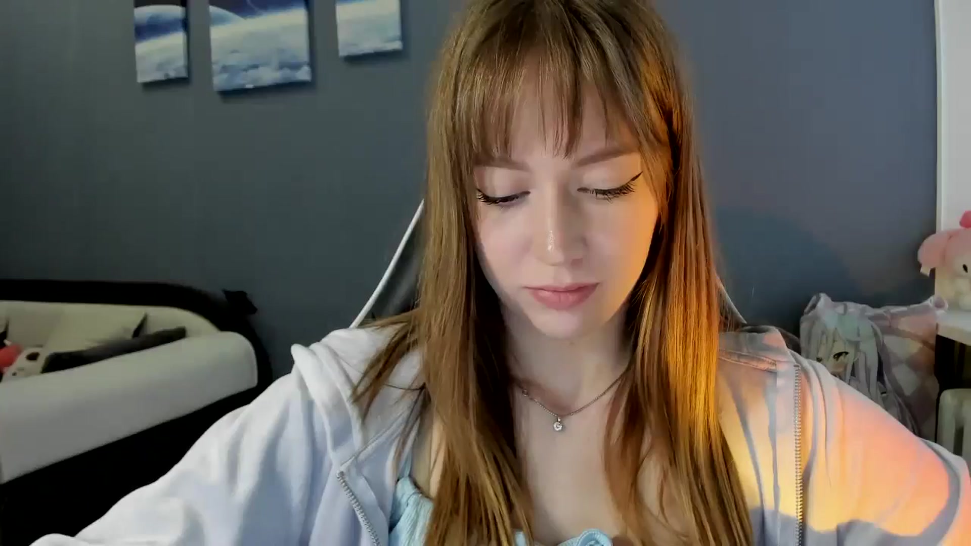 Gallery image thumbnail from RoboSasha's myfreecams stream on, 10/05/2025, 12:54 image 17 of 20