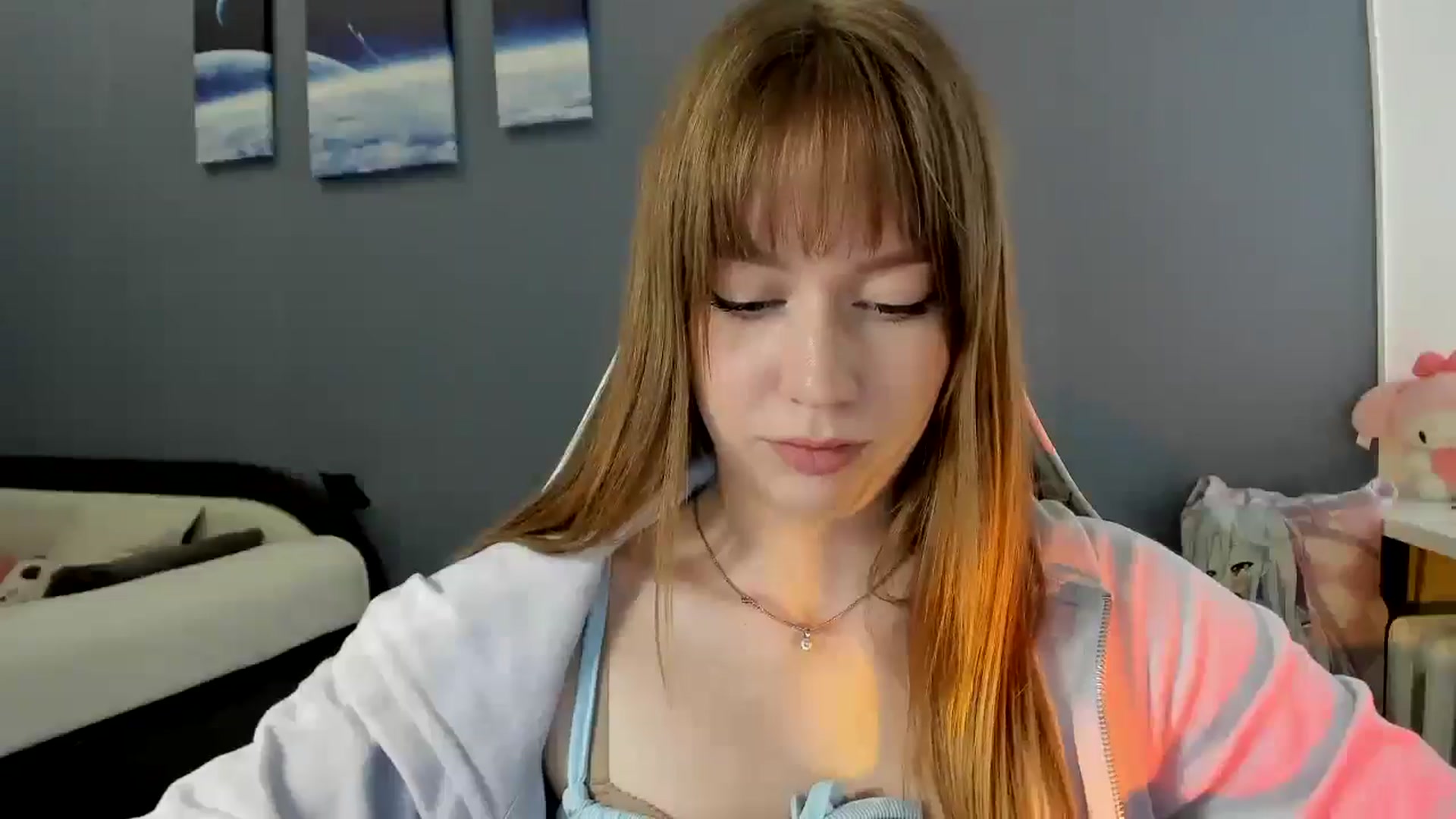 Gallery image thumbnail from RoboSasha's myfreecams stream on, 10/05/2025, 14:17 image 5 of 20