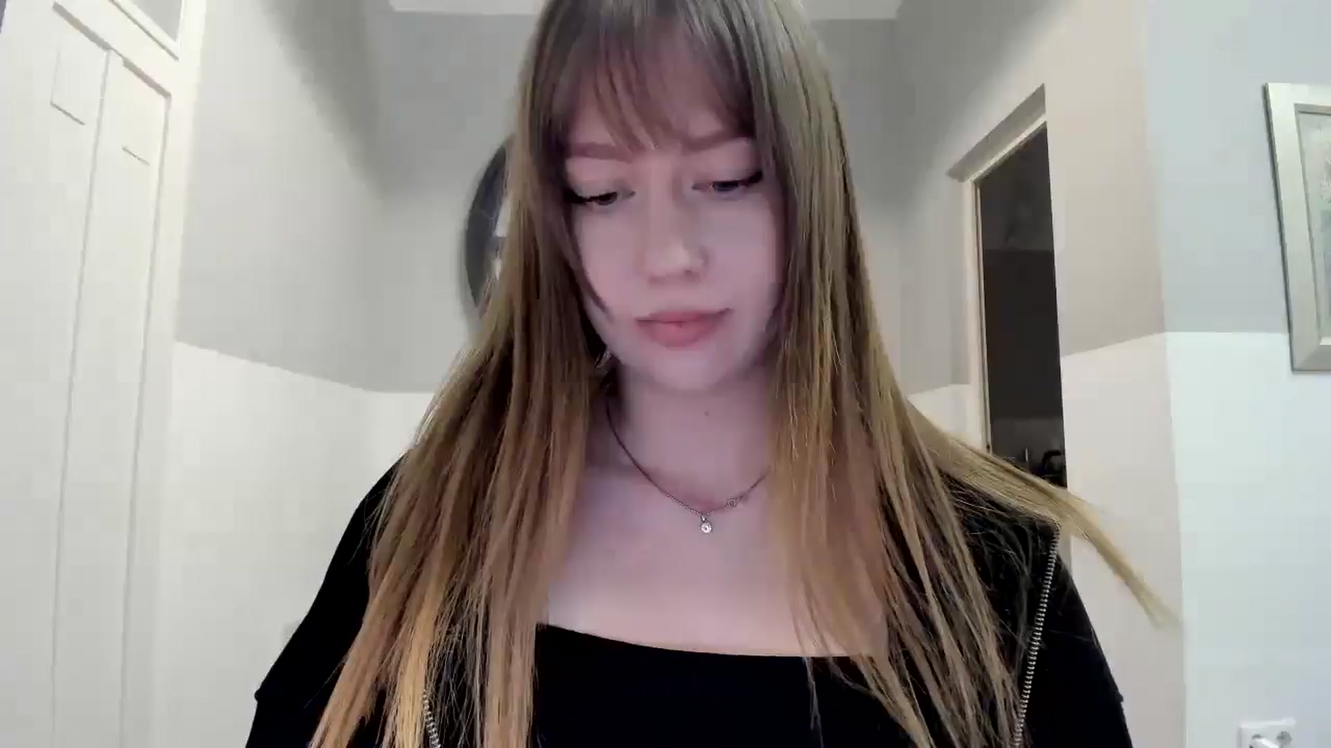 Gallery image thumbnail from RoboSasha's myfreecams stream on, 11/05/2025, 15:42 image 10 of 20