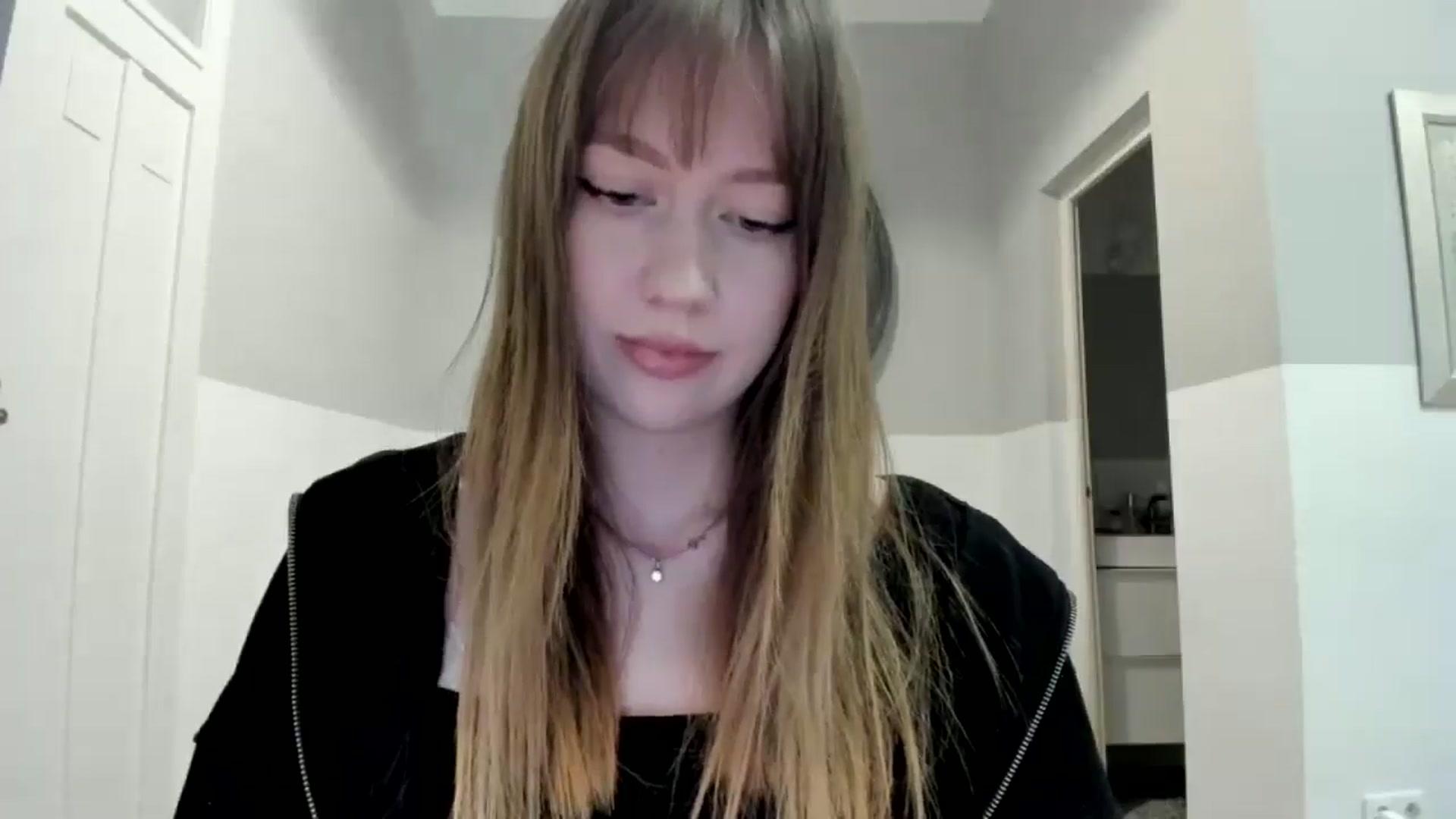 Gallery image thumbnail from RoboSasha's myfreecams stream on, 11/05/2025, 15:42 image 3 of 20