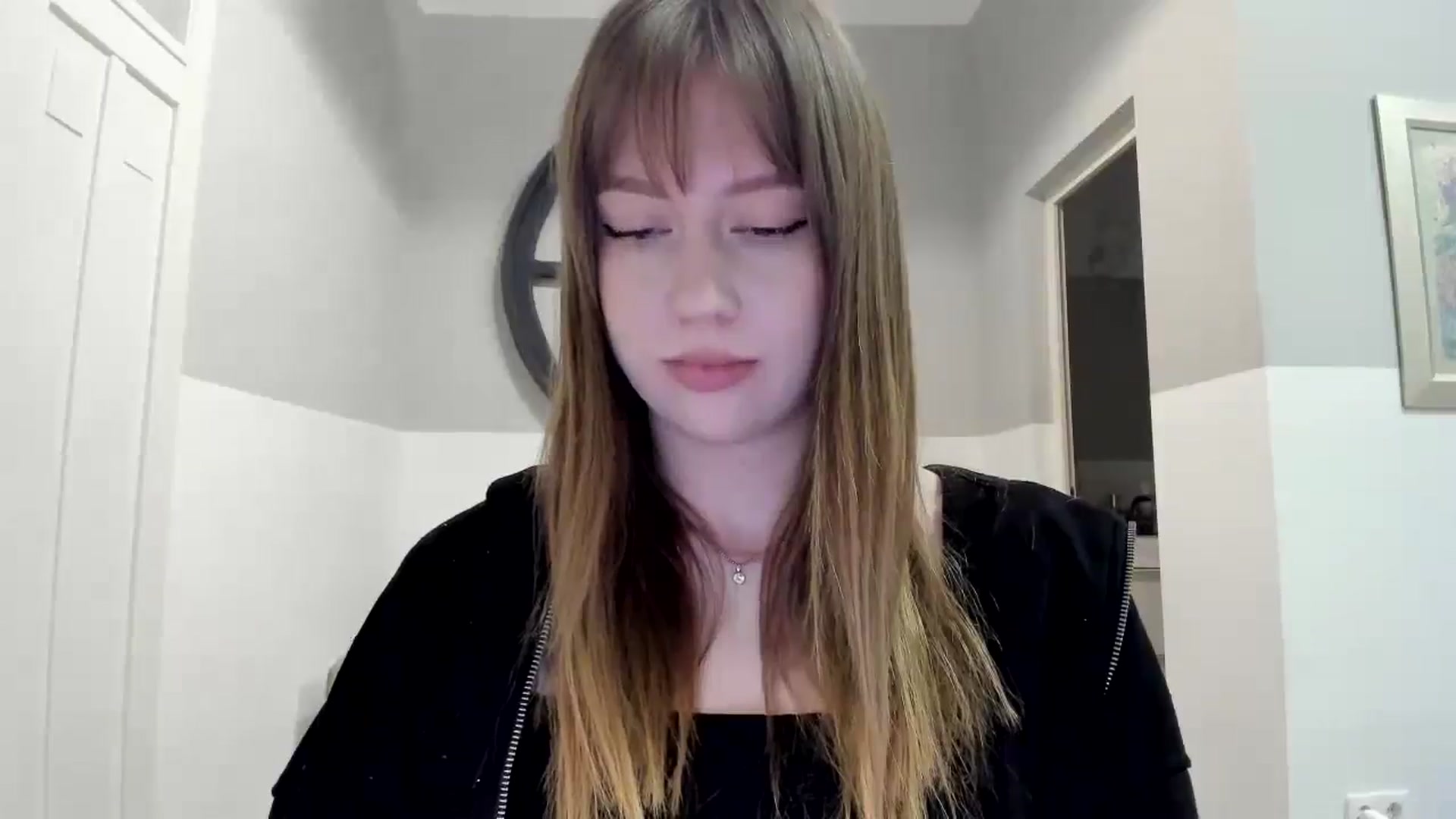 Gallery image thumbnail from RoboSasha's myfreecams stream on, 11/05/2025, 15:42 image 15 of 20