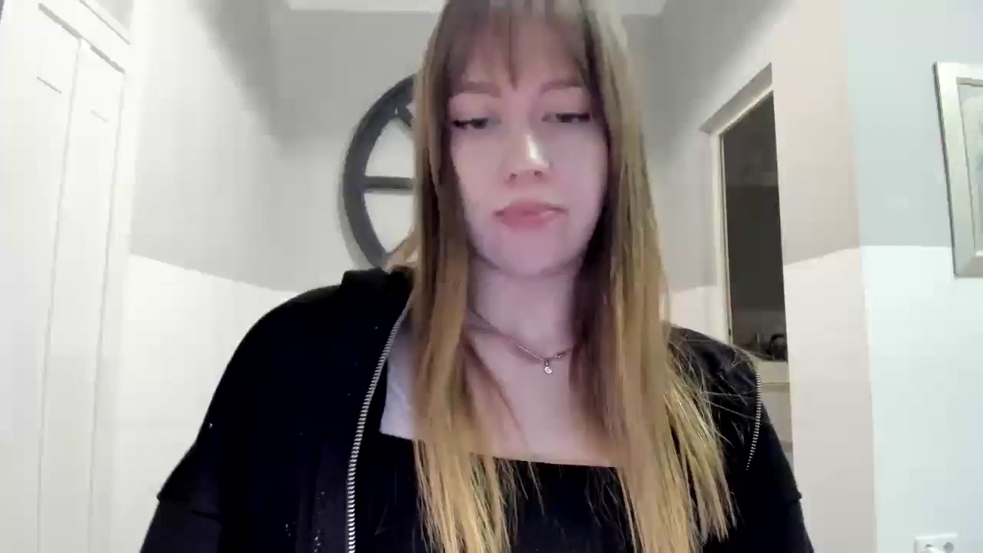 Gallery image thumbnail from RoboSasha's myfreecams stream on, 11/05/2025, 15:42 image 12 of 20