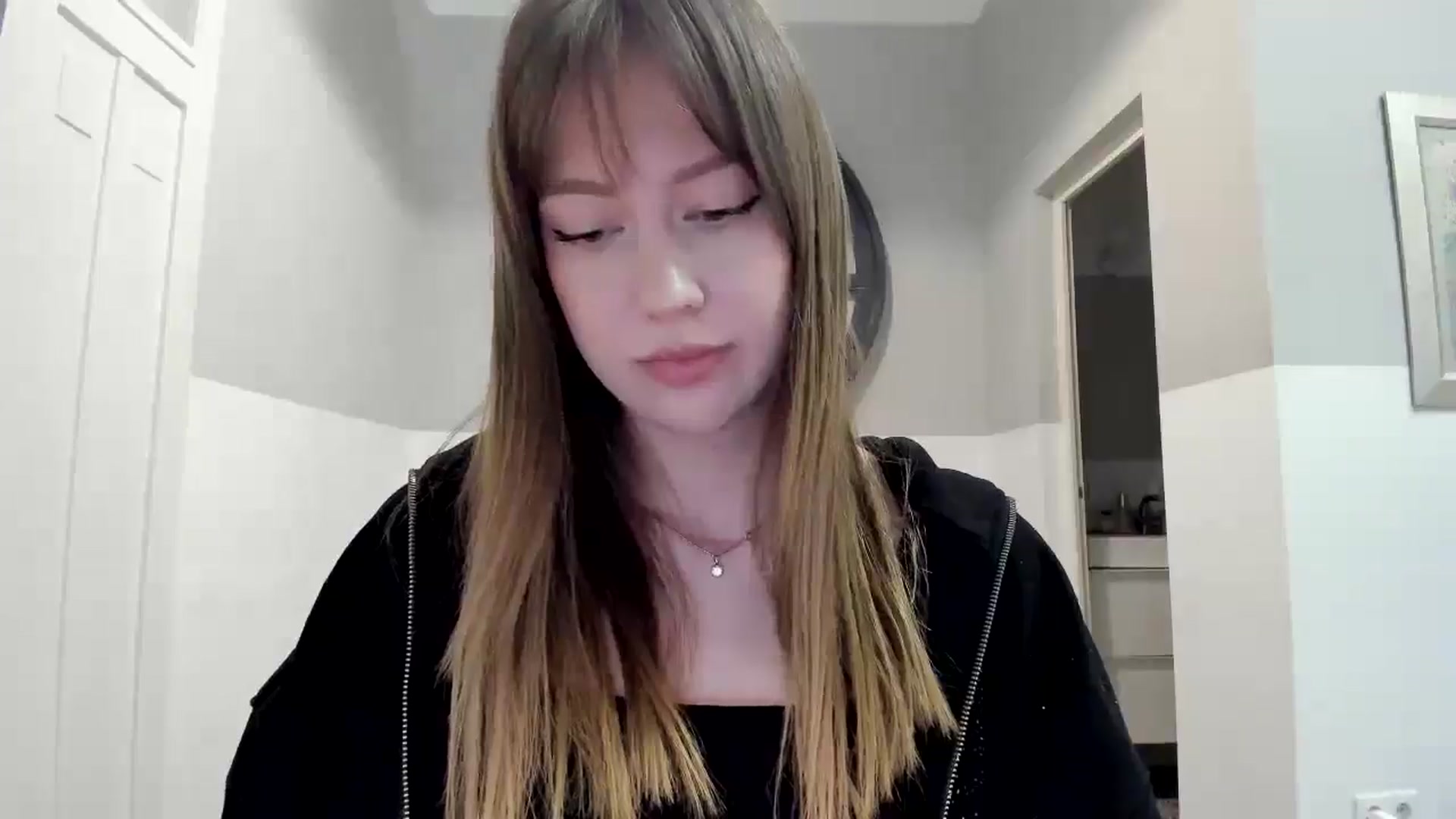 Gallery image thumbnail from RoboSasha's myfreecams stream on, 11/05/2025, 15:42 image 7 of 20