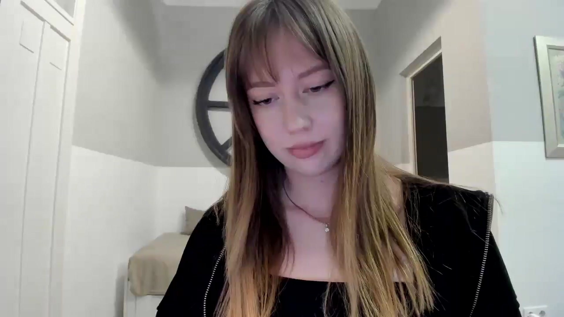 Gallery image thumbnail from RoboSasha's myfreecams stream on, 11/05/2025, 15:42 image 13 of 20