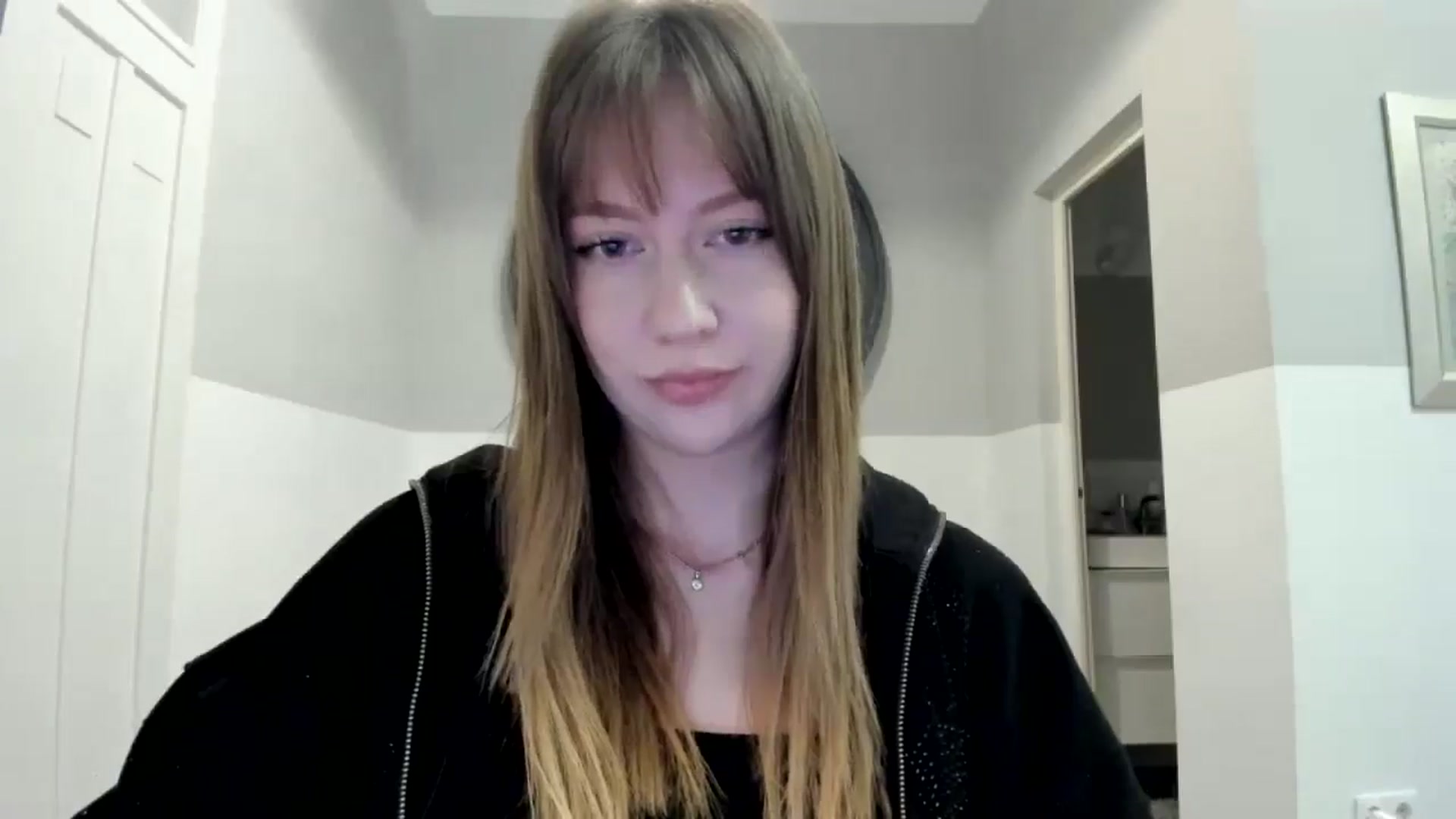 Gallery image thumbnail from RoboSasha's myfreecams stream on, 11/05/2025, 15:42 image 6 of 20