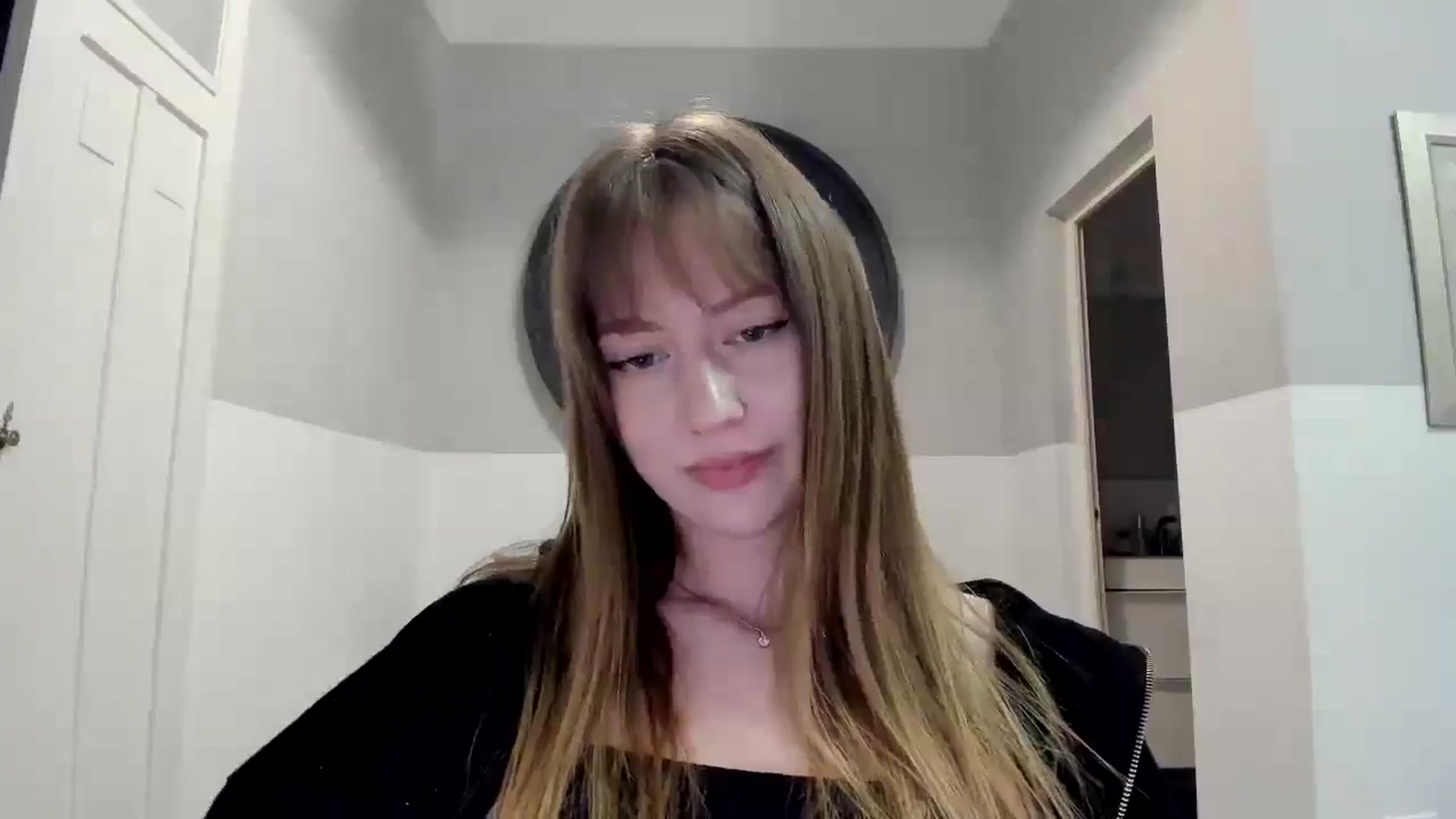 Gallery image thumbnail from RoboSasha's myfreecams stream on, 11/05/2025, 16:50 image 7 of 20