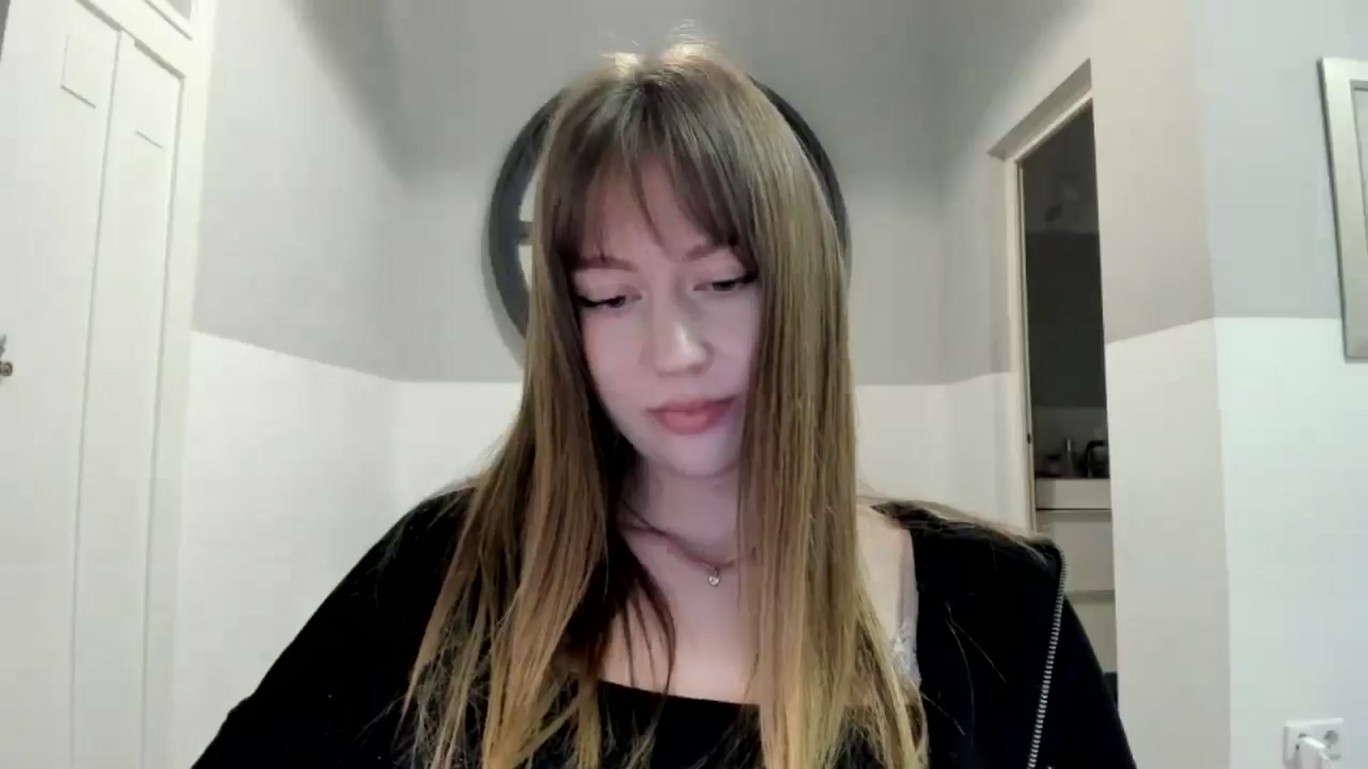 Gallery image thumbnail from RoboSasha's myfreecams stream on, 11/05/2025, 16:50 image 2 of 20