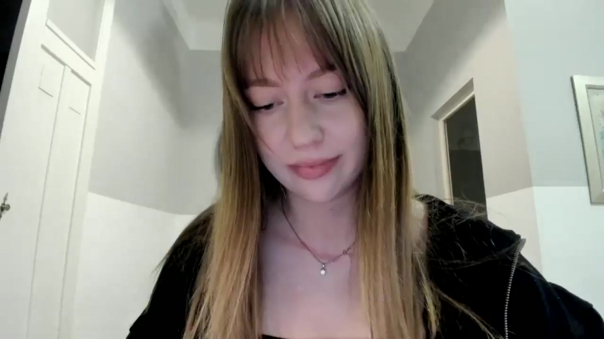Gallery image thumbnail from RoboSasha's myfreecams stream on, 11/05/2025, 16:50 image 13 of 20