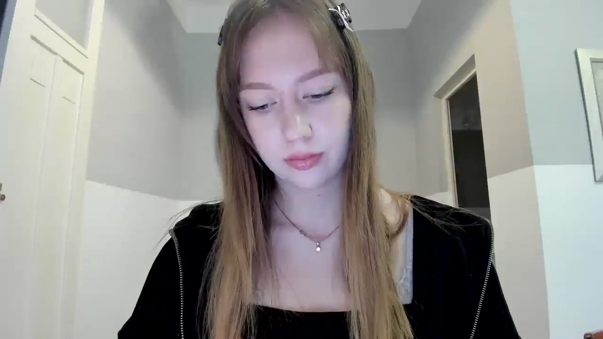 Gallery image thumbnail from RoboSasha's myfreecams stream on, 11/06/2025, 12:46 image 16 of 20