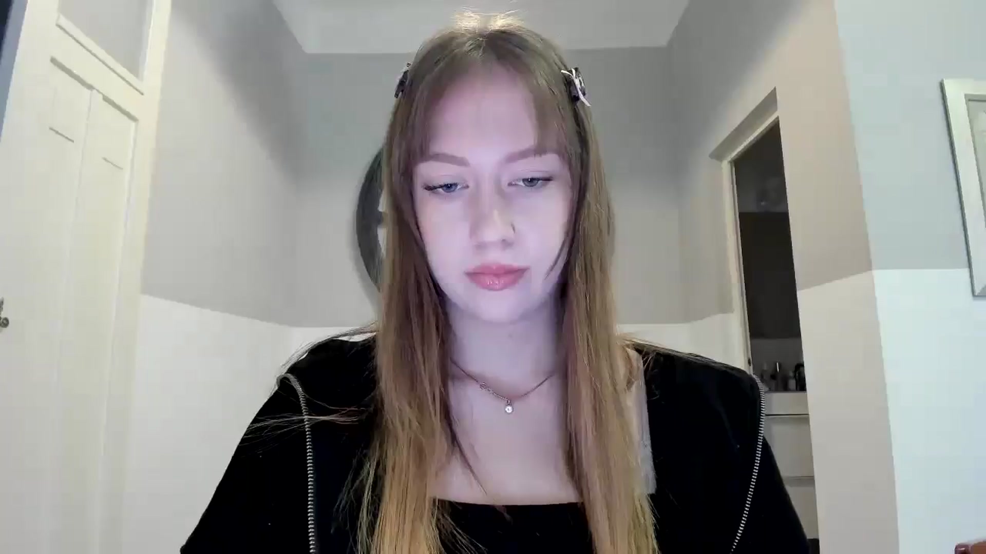 Gallery image thumbnail from RoboSasha's myfreecams stream on, 11/06/2025, 12:46 image 7 of 20