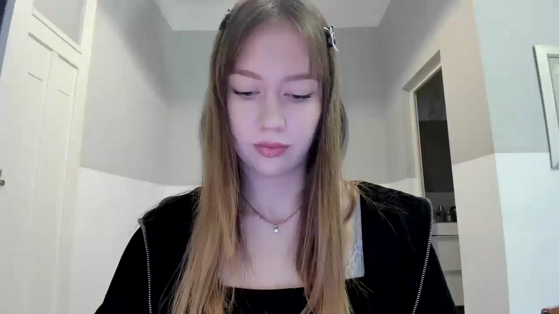 Gallery image thumbnail from RoboSasha's myfreecams stream on, 11/06/2025, 12:46 image 19 of 20