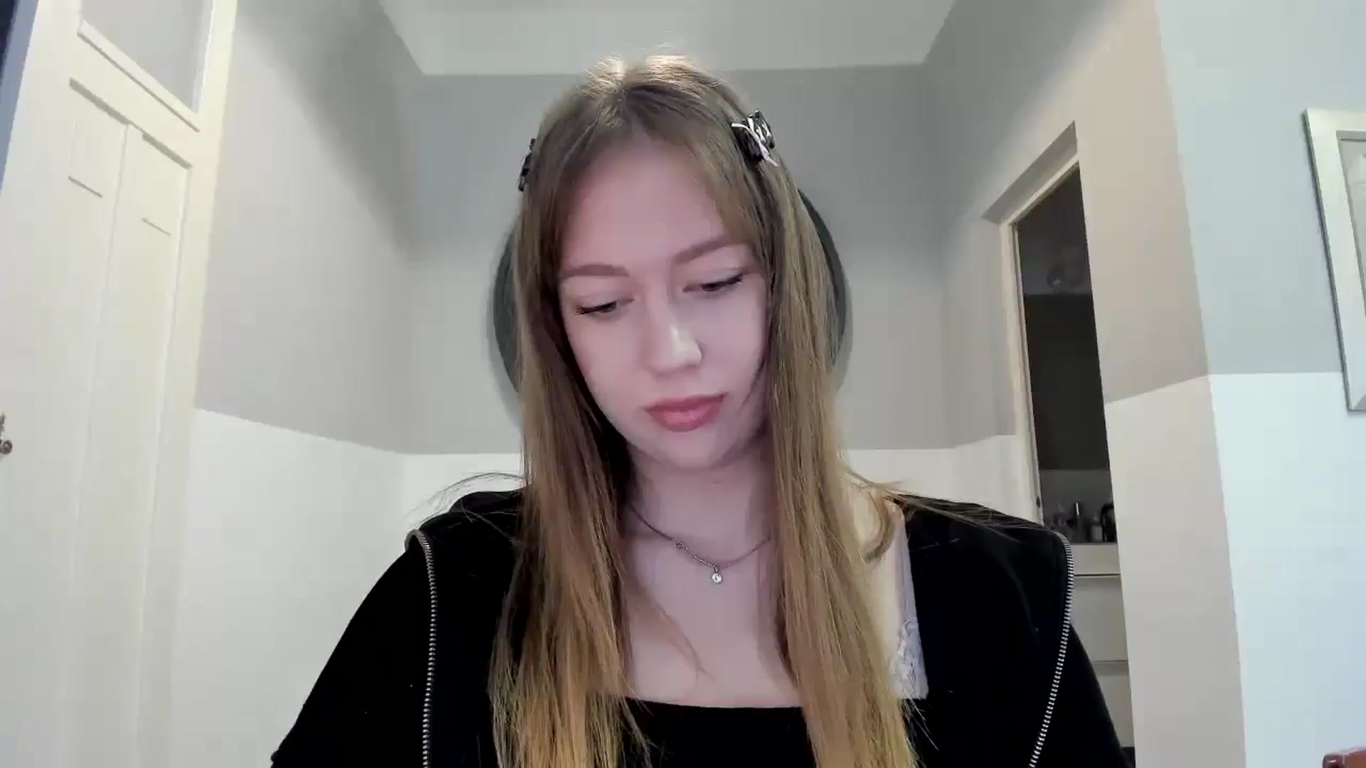 Gallery image thumbnail from RoboSasha's myfreecams stream on, 11/06/2025, 12:46 image 10 of 20