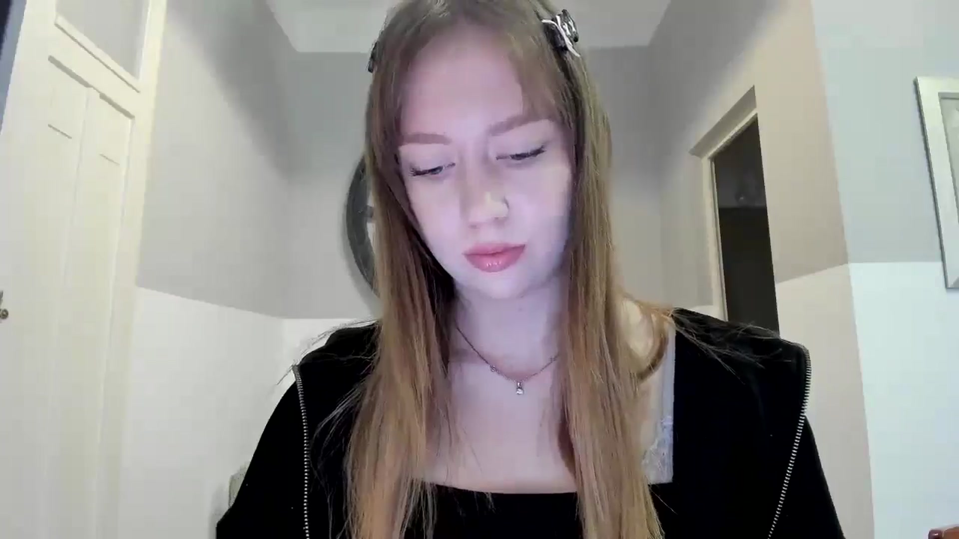 Gallery image thumbnail from RoboSasha's myfreecams stream on, 11/06/2025, 12:46 image 18 of 20
