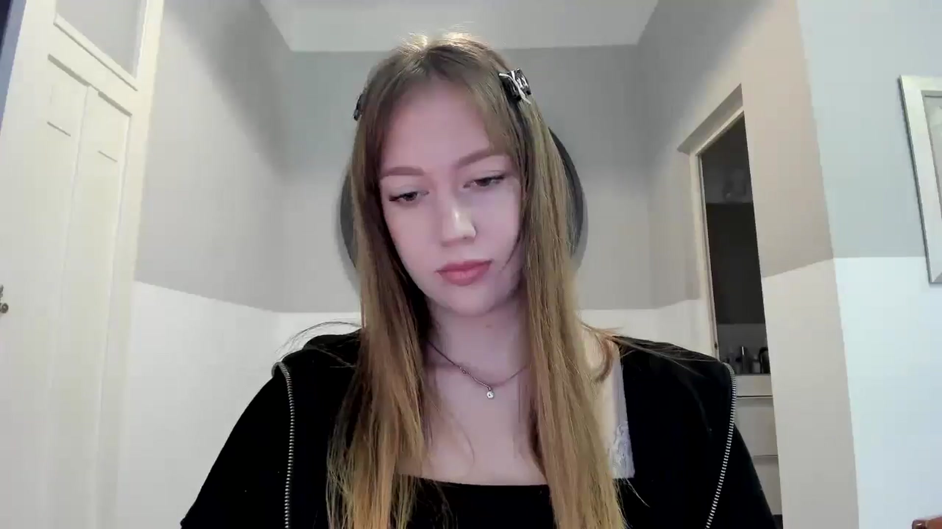 Gallery image thumbnail from RoboSasha's myfreecams stream on, 11/06/2025, 12:46 image 12 of 20