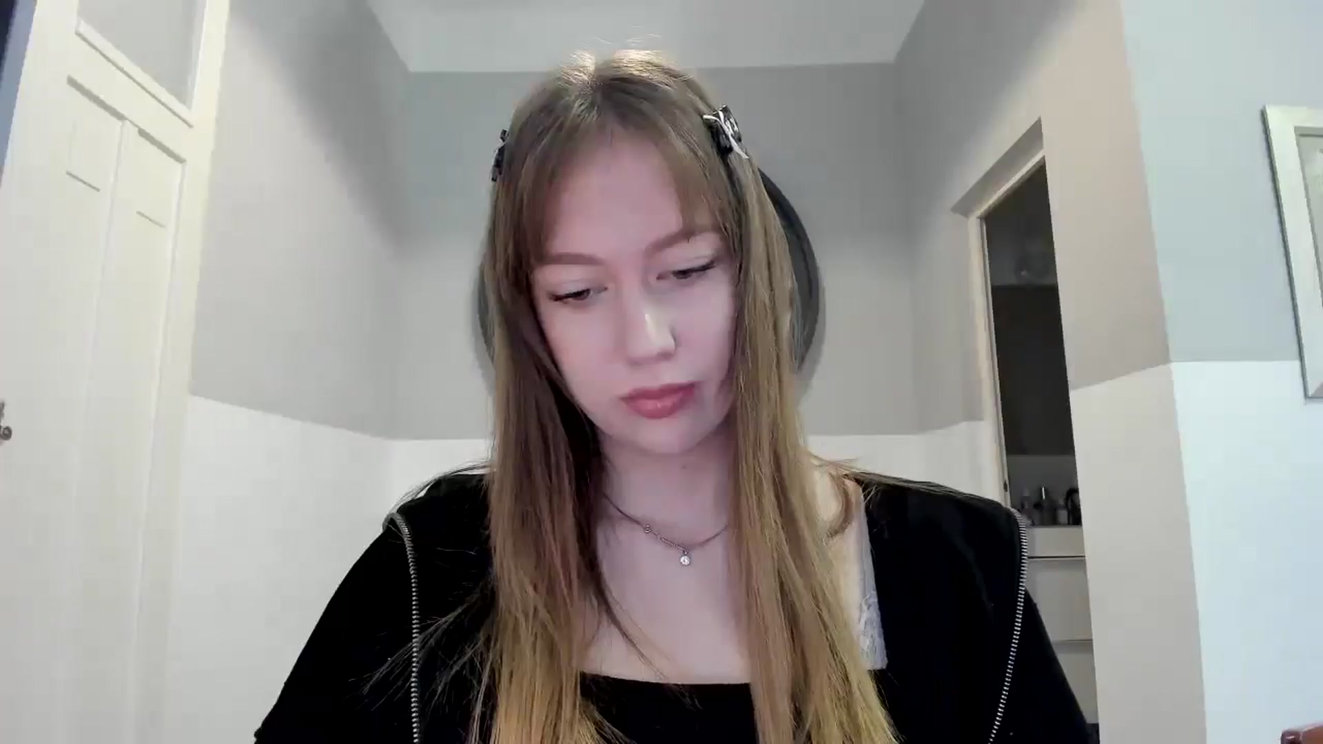 Gallery image thumbnail from RoboSasha's myfreecams stream on, 11/06/2025, 12:46 image 8 of 20