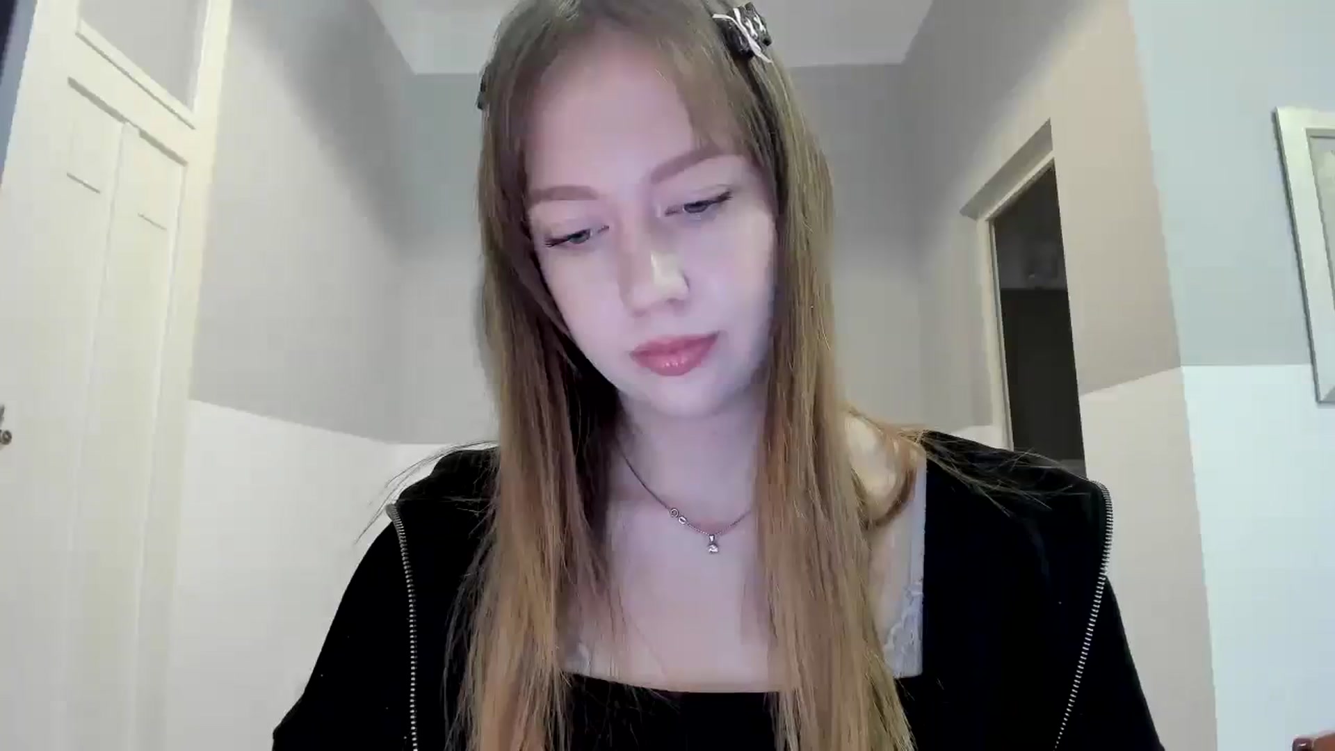 Gallery image thumbnail from RoboSasha's myfreecams stream on, 11/06/2025, 12:46 image 17 of 20