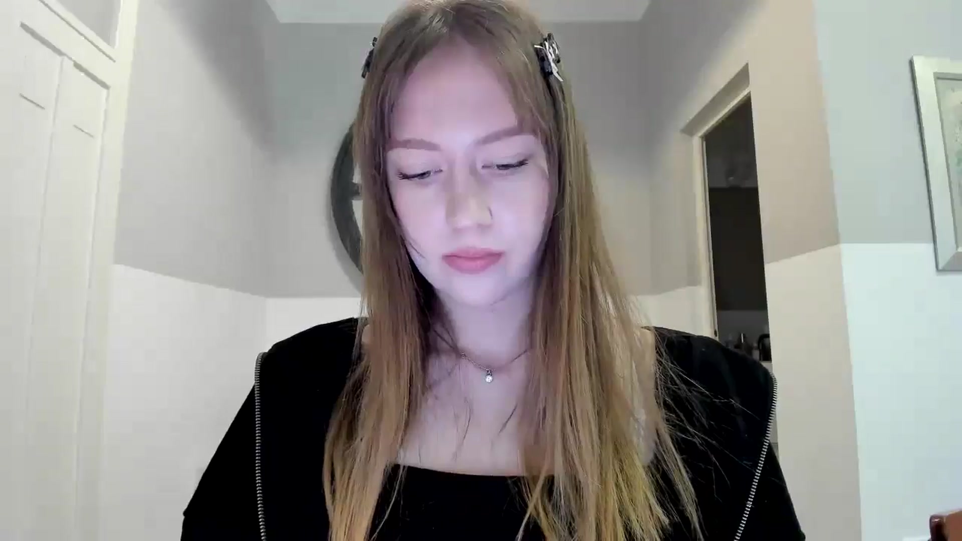Gallery image thumbnail from RoboSasha's myfreecams stream on, 11/06/2025, 14:13 image 5 of 20