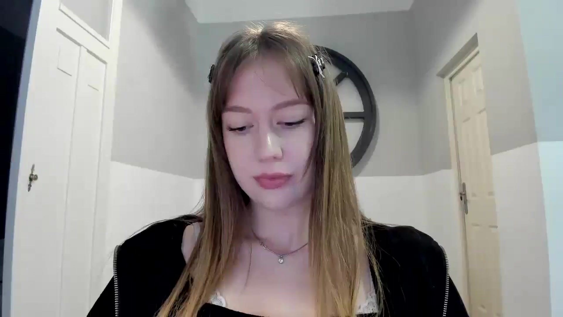 Gallery image thumbnail from RoboSasha's myfreecams stream on, 11/06/2025, 14:13 image 19 of 20