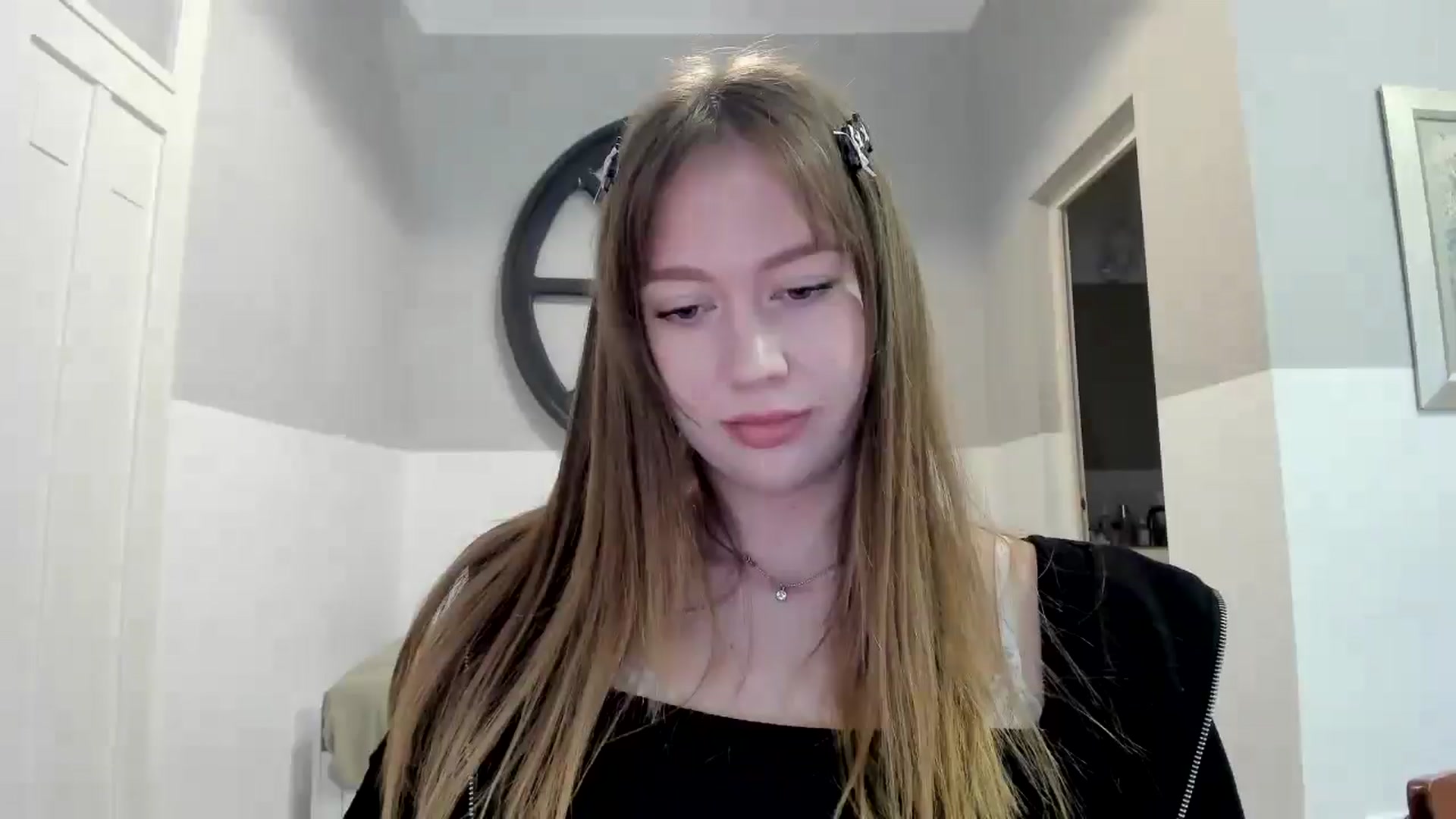 Gallery image thumbnail from RoboSasha's myfreecams stream on, 11/06/2025, 14:13 image 6 of 20