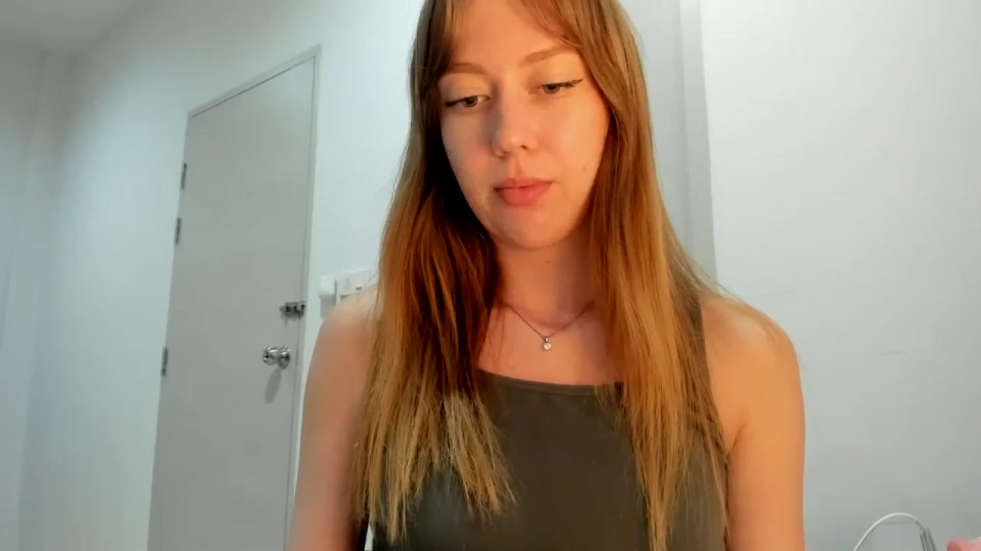 Gallery image thumbnail from RoboSasha's myfreecams stream on, 11/16/2025, 15:28 image 16 of 20
