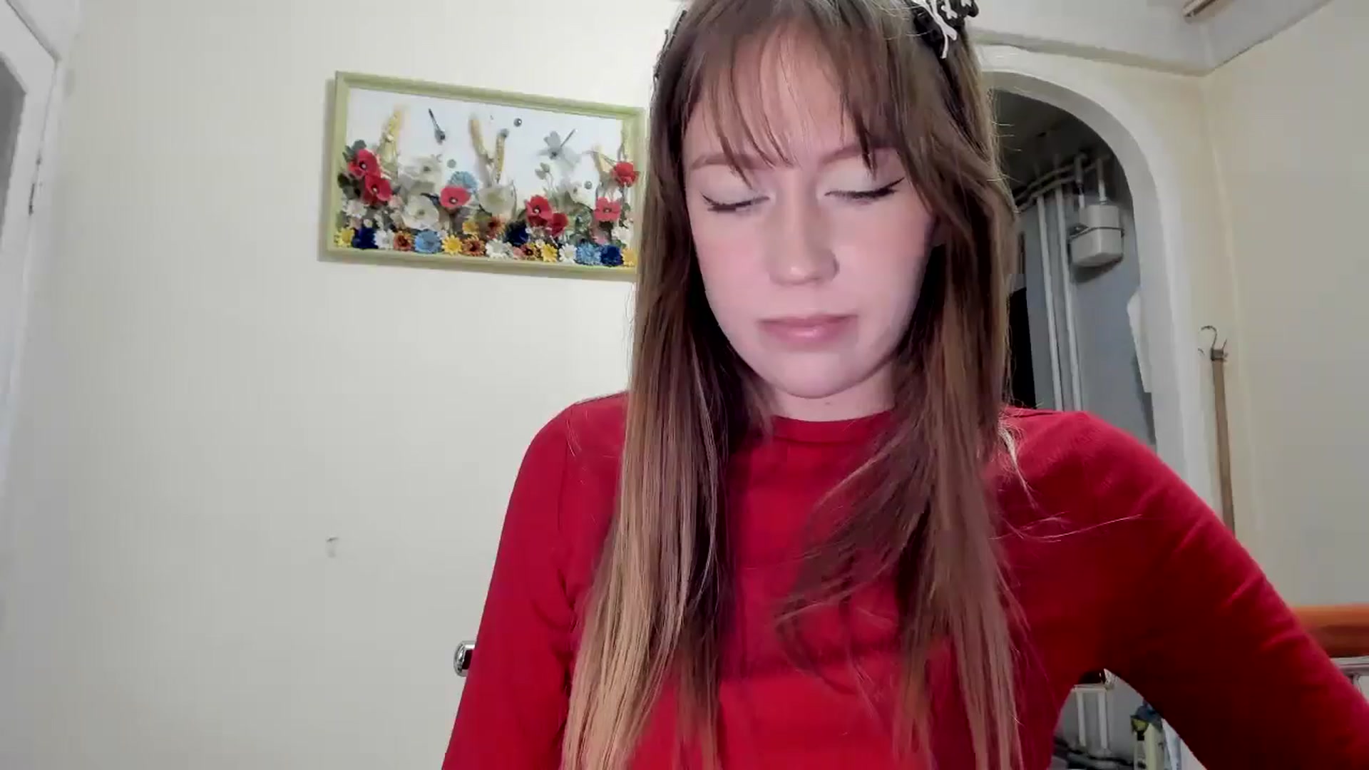 Gallery image thumbnail from RoboSasha's myfreecams stream on, 12/17/2025, 17:06 image 14 of 20